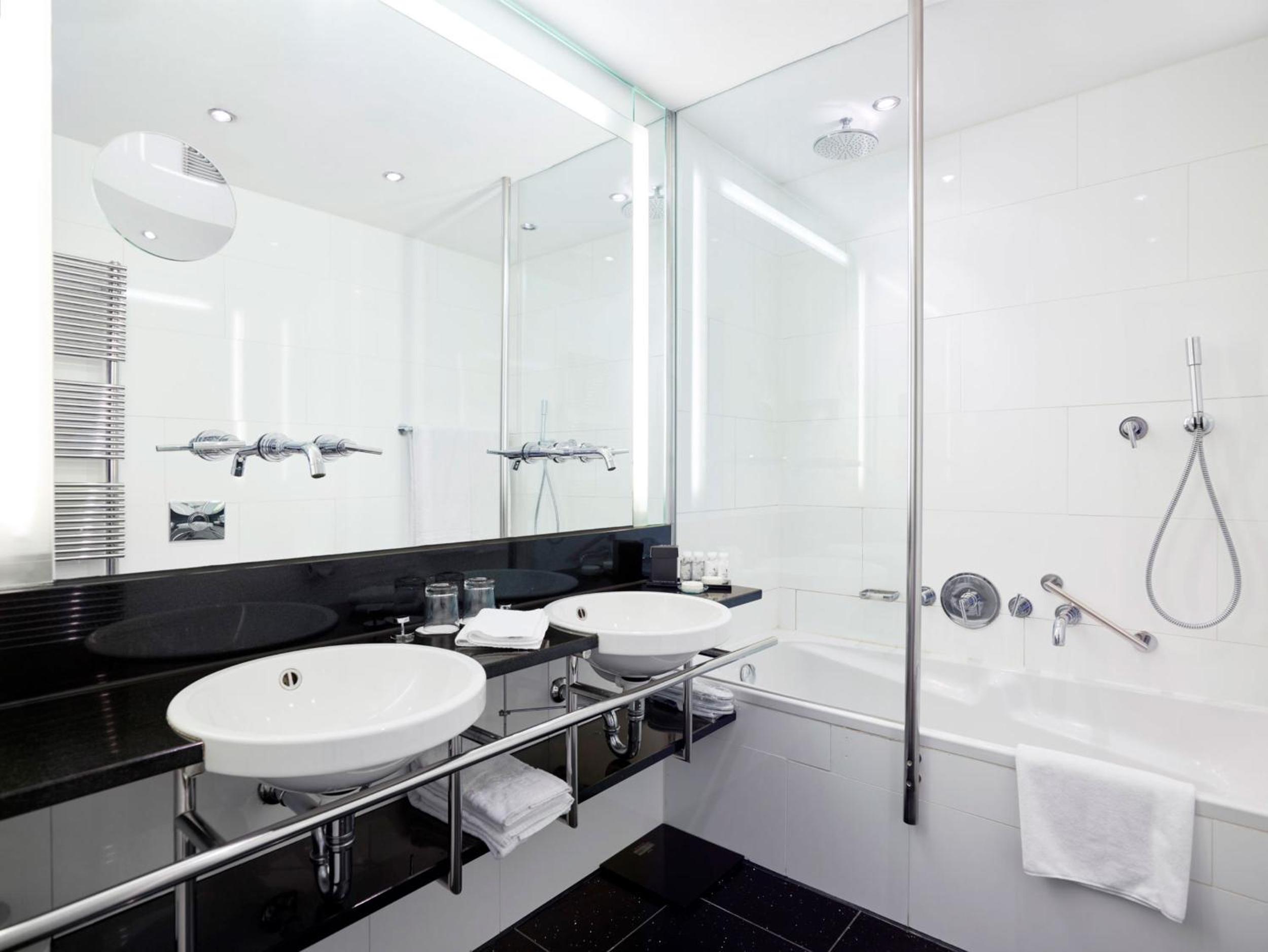 Superior Split-level Room with Canal View