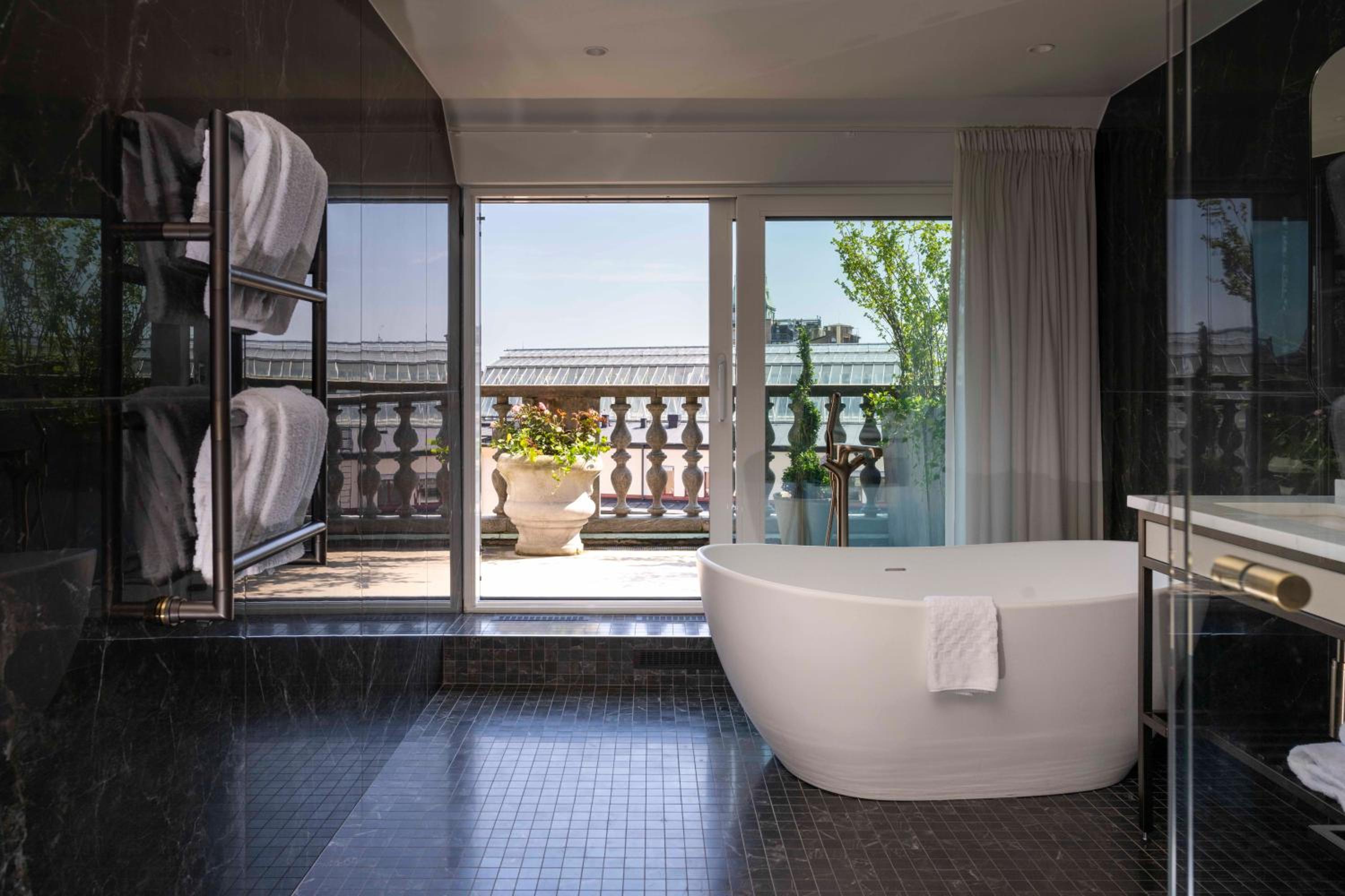 Penthouse Executive Terrace Suite