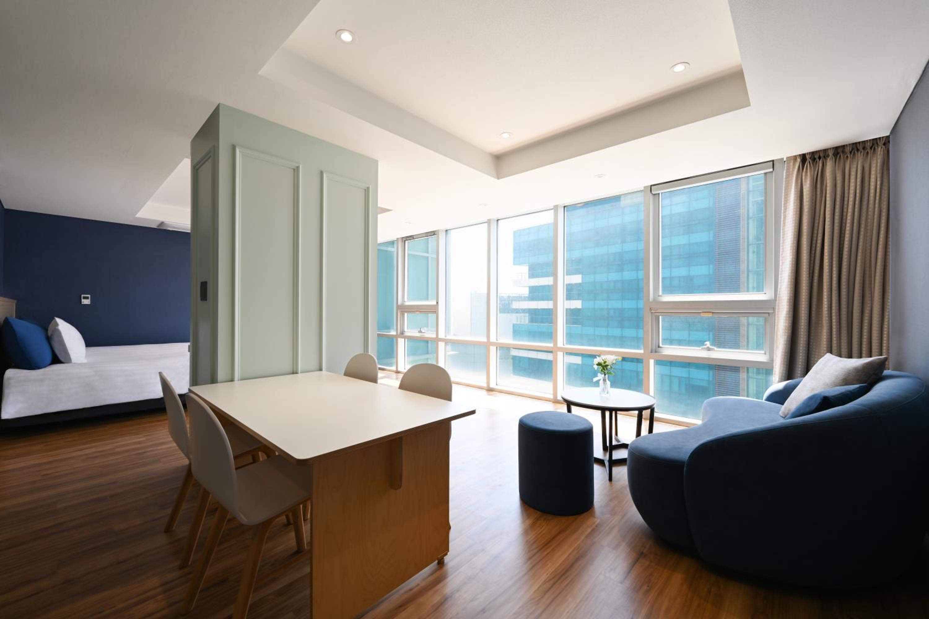 Executive Suite with City View