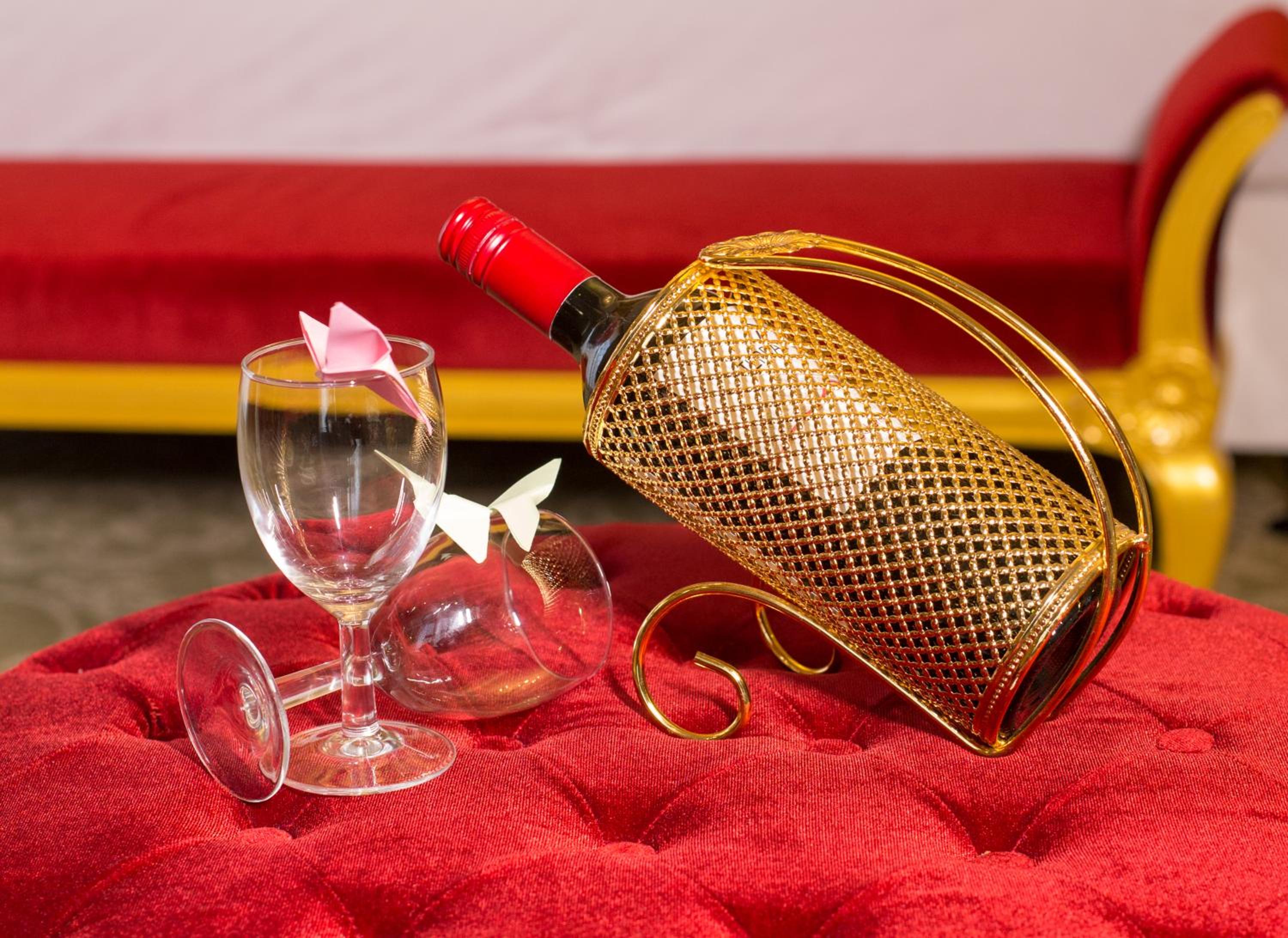 Honeymoon Suite + Early check-in/Late check-out on availability + 15% discount on Lunch/Dinner + 10% discount on Spa + Daily happy hour