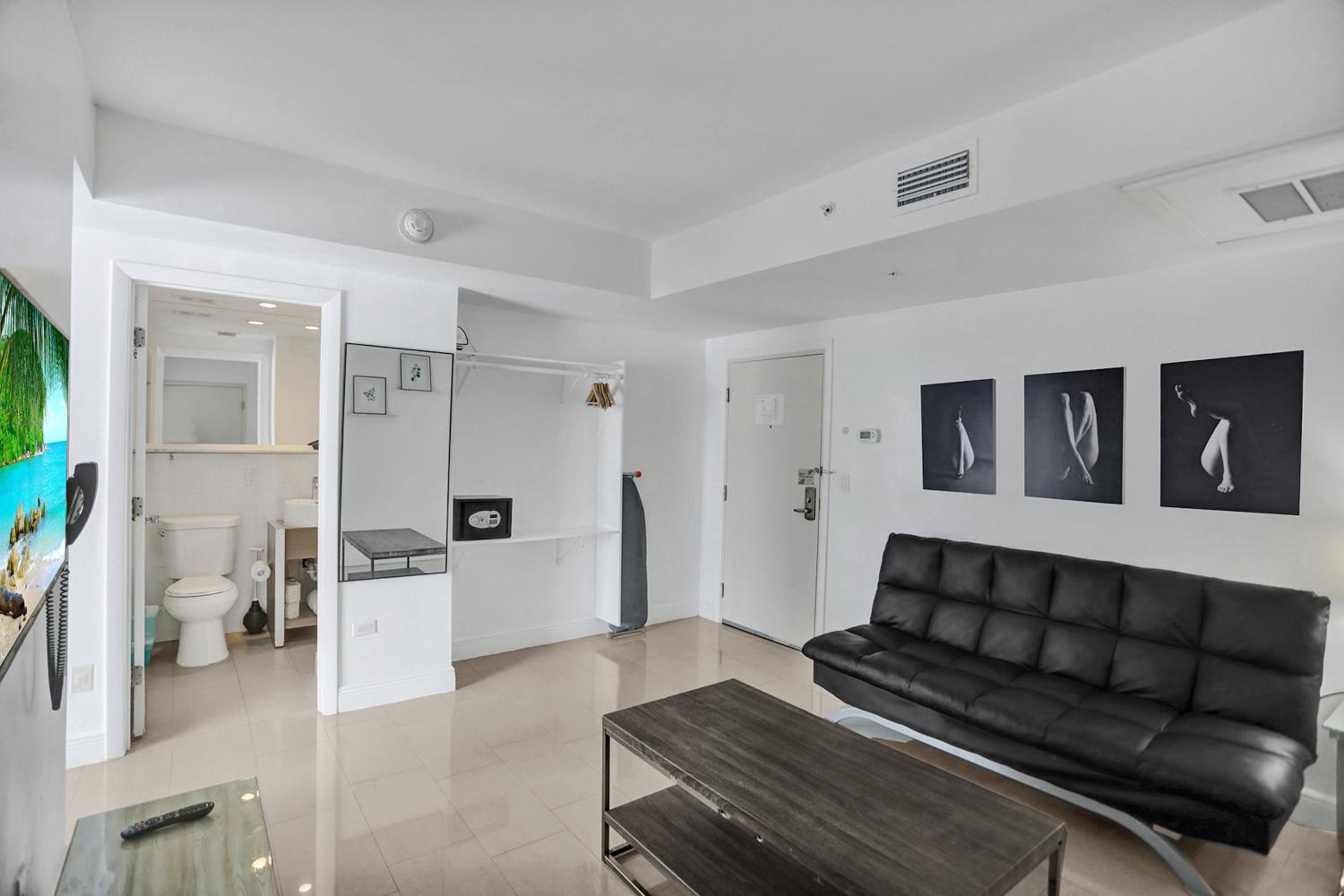 Two-Bedroom Two-Bath Suite with Kitchen