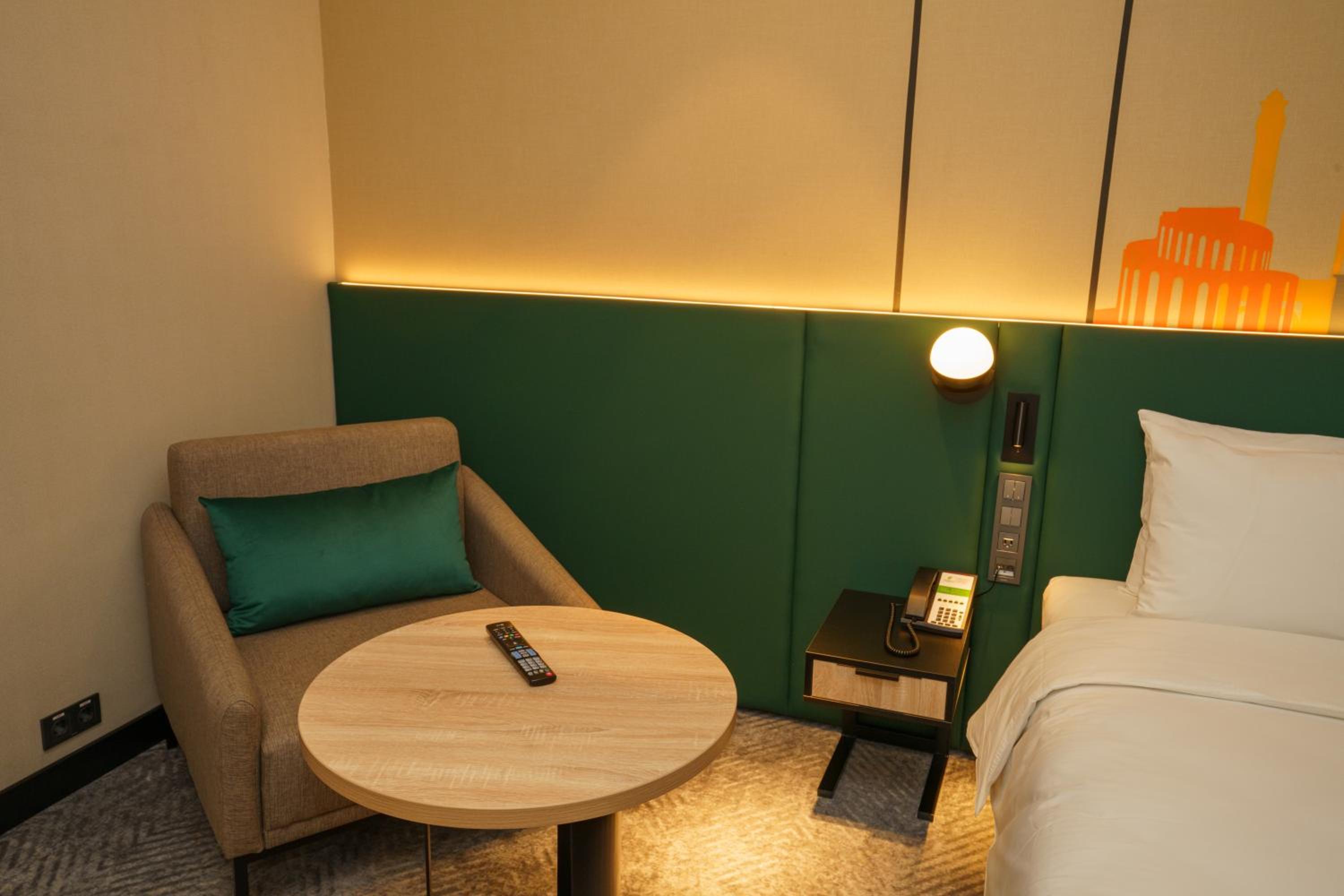 One-Bedroom Suite with City View