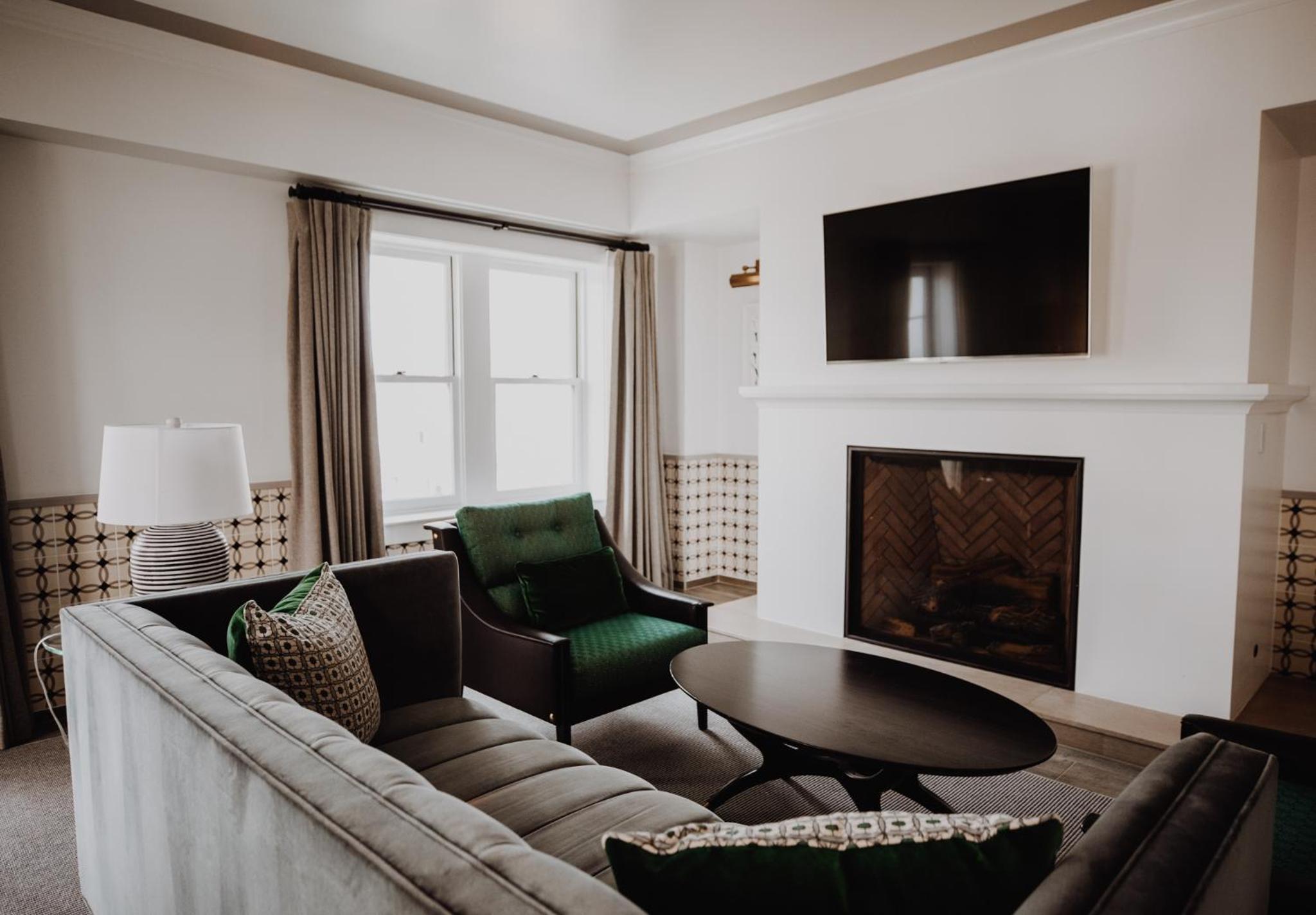 Superior King Suite
