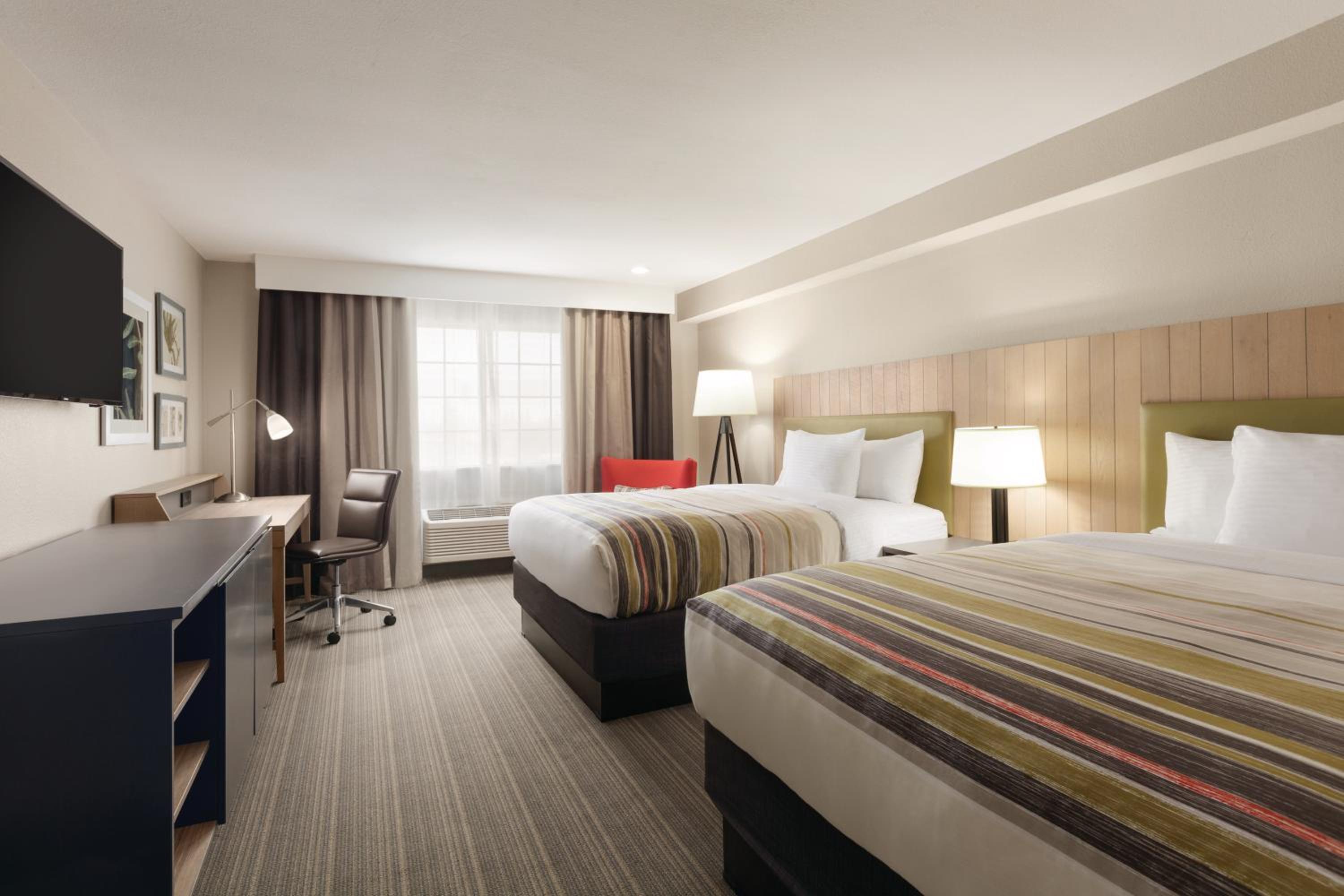 One-Bedroom Suite with Two Double Beds - Non-Smoking