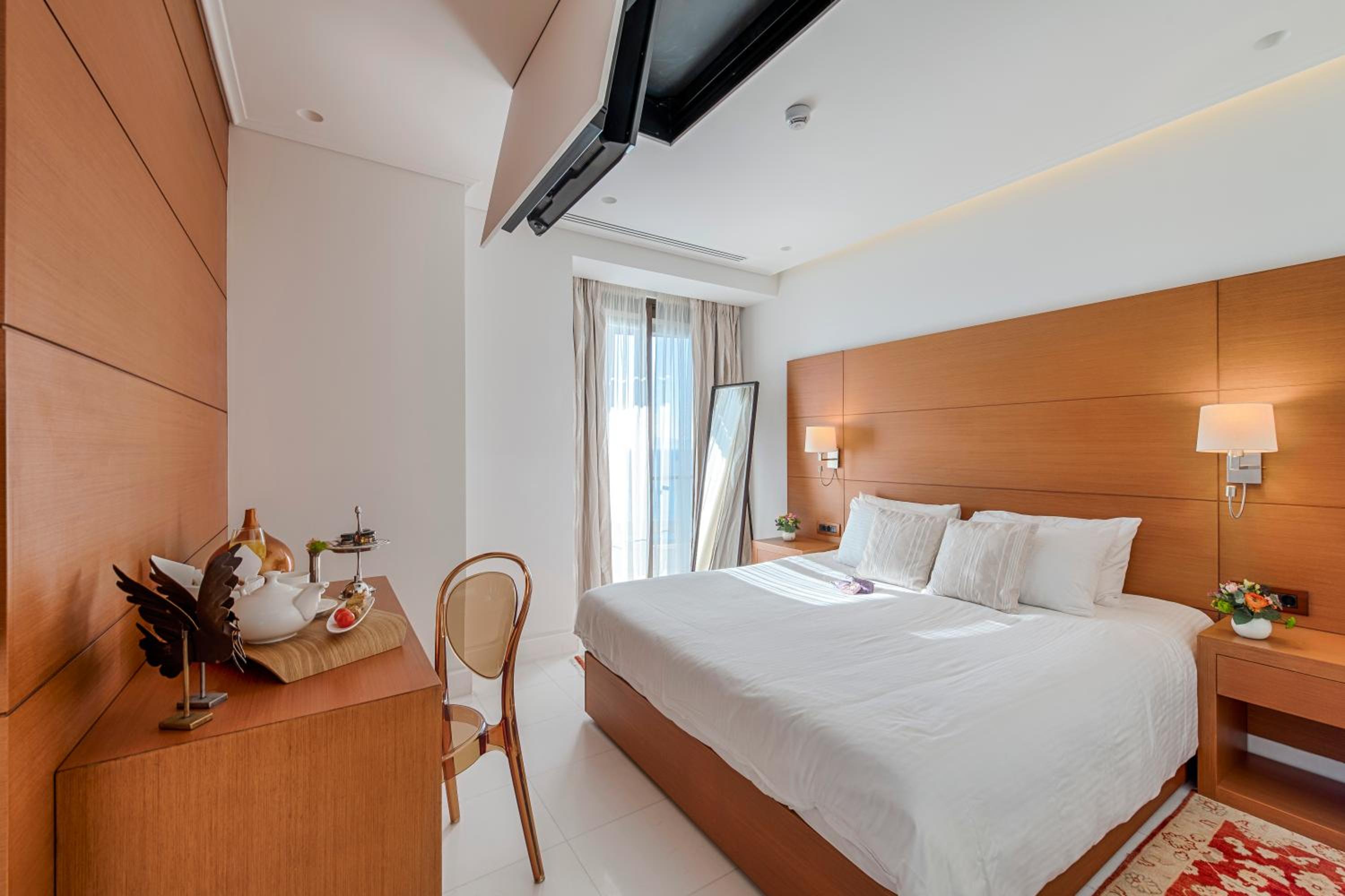 One-Bedroom Suite - Premium View