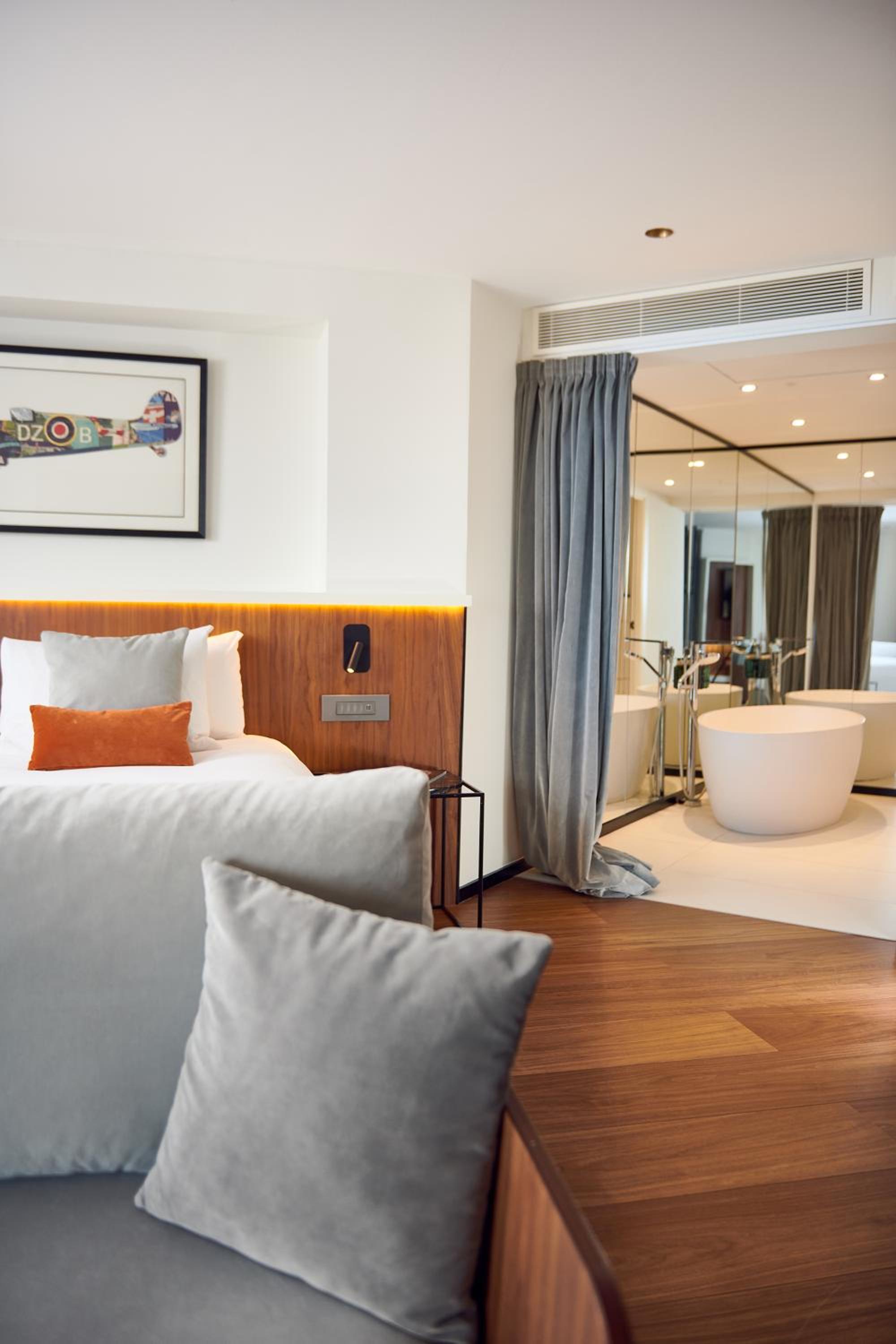 The Level Junior Suite with Executive Lounge Access