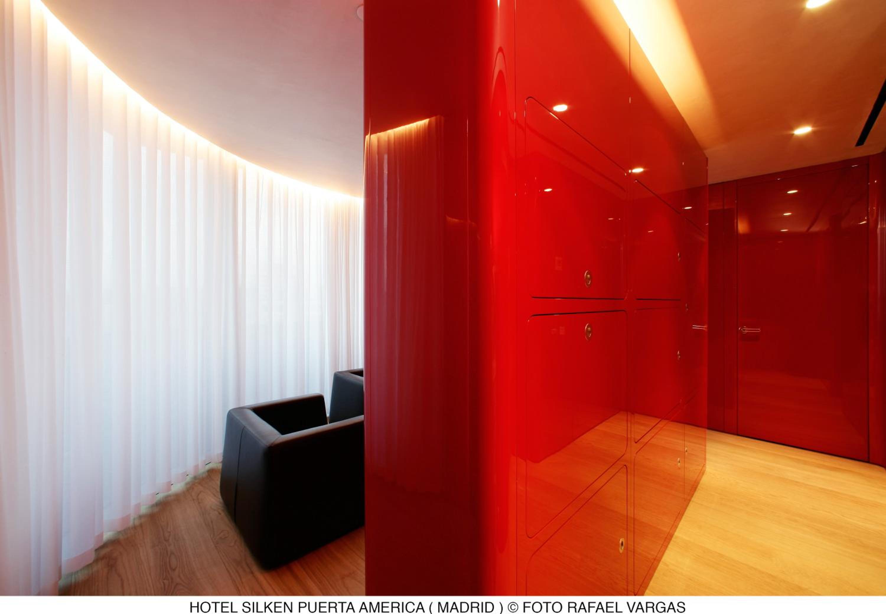Junior Suite with Executive Lounge Access
