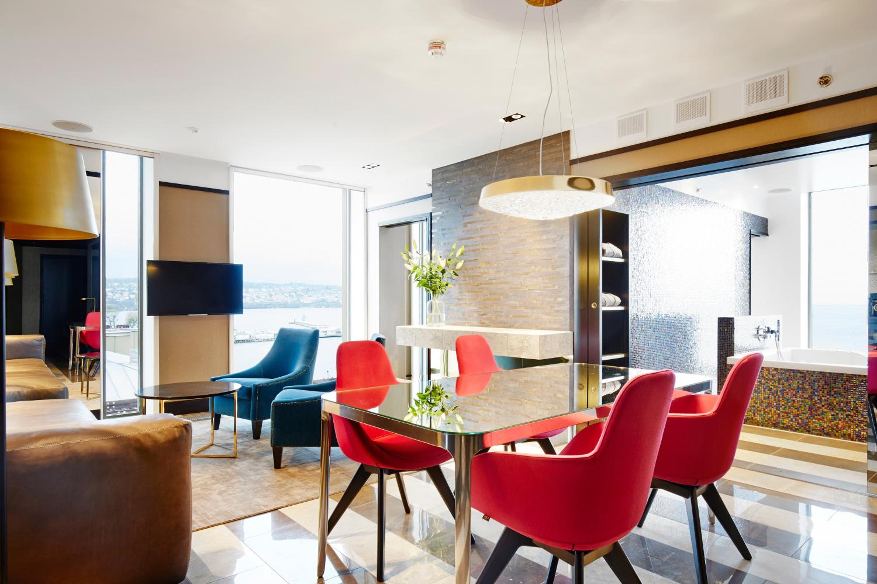 Grand Suite with Lake View
