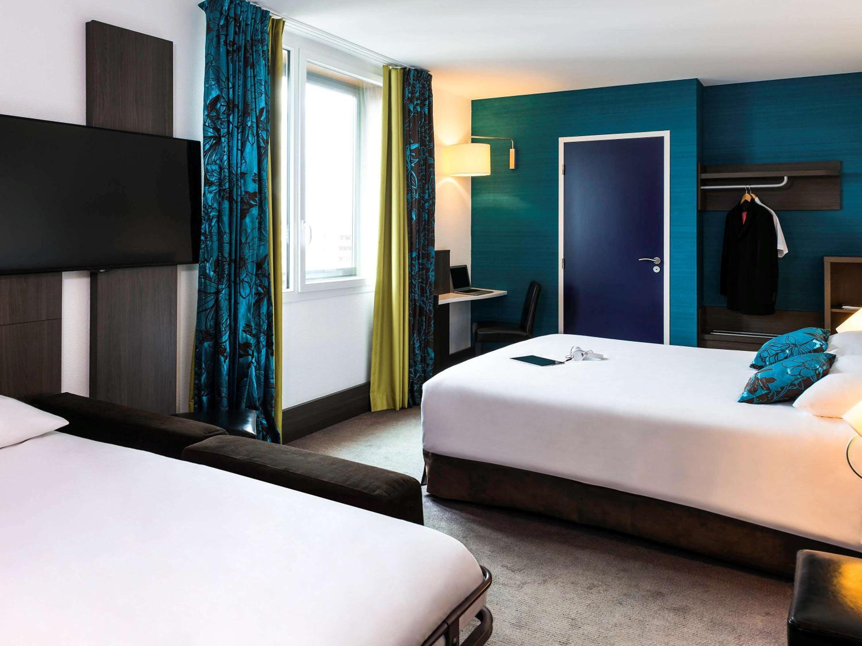 Junior Suite with Queen Bed and Sofa Bed