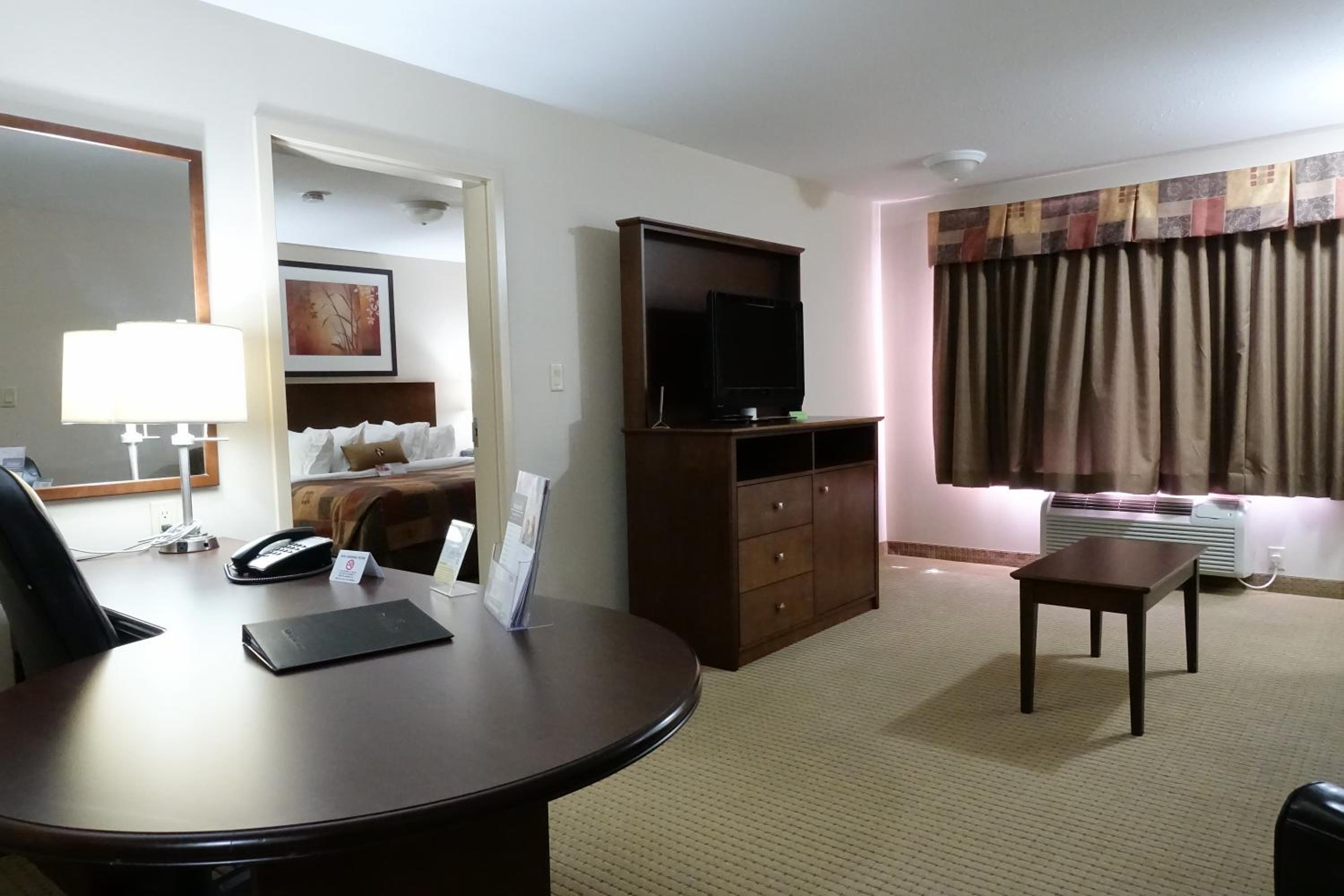 Superior King Suite - Non-Smoking