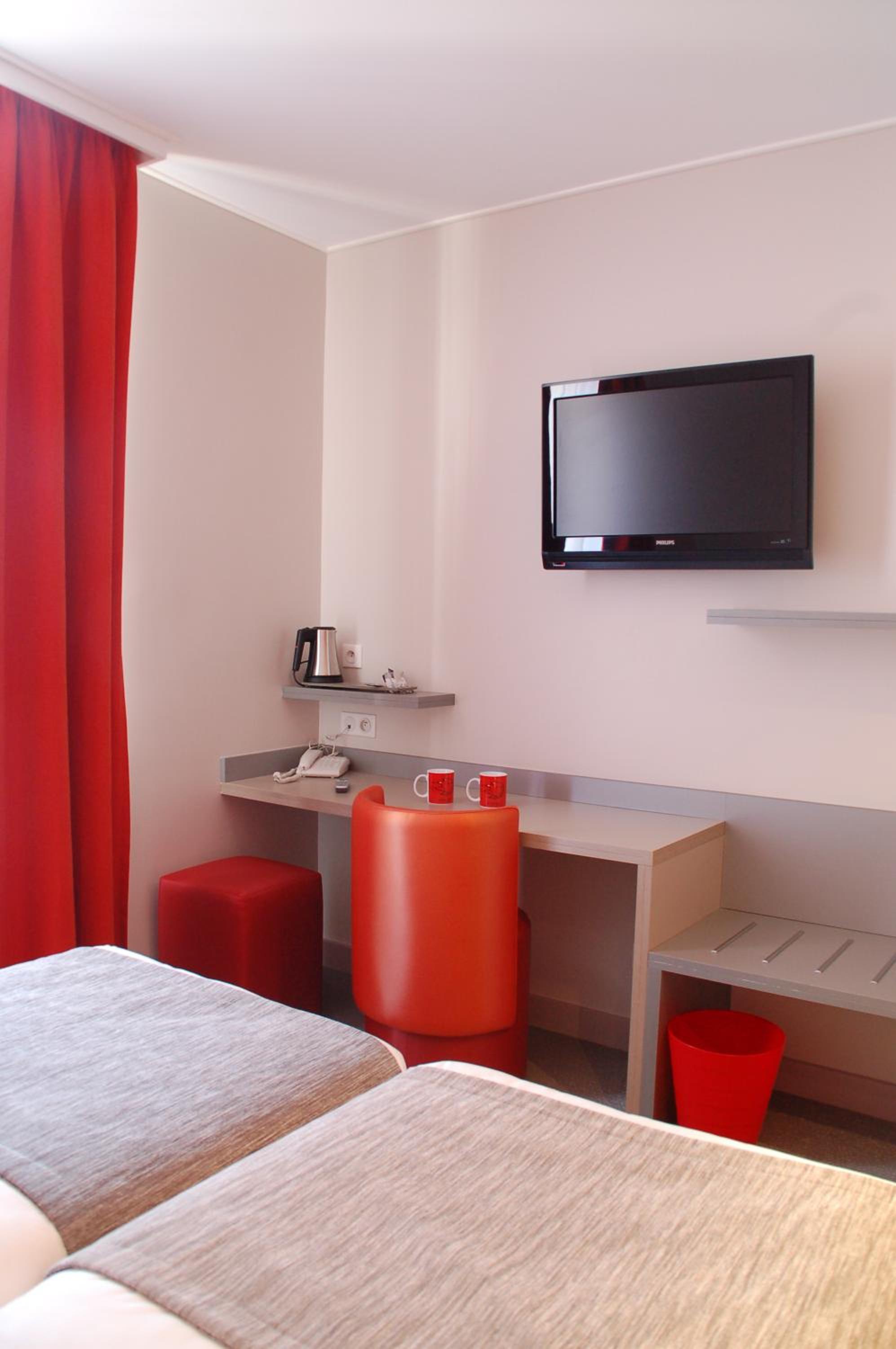 Superior Double or Twin Room - Patio View