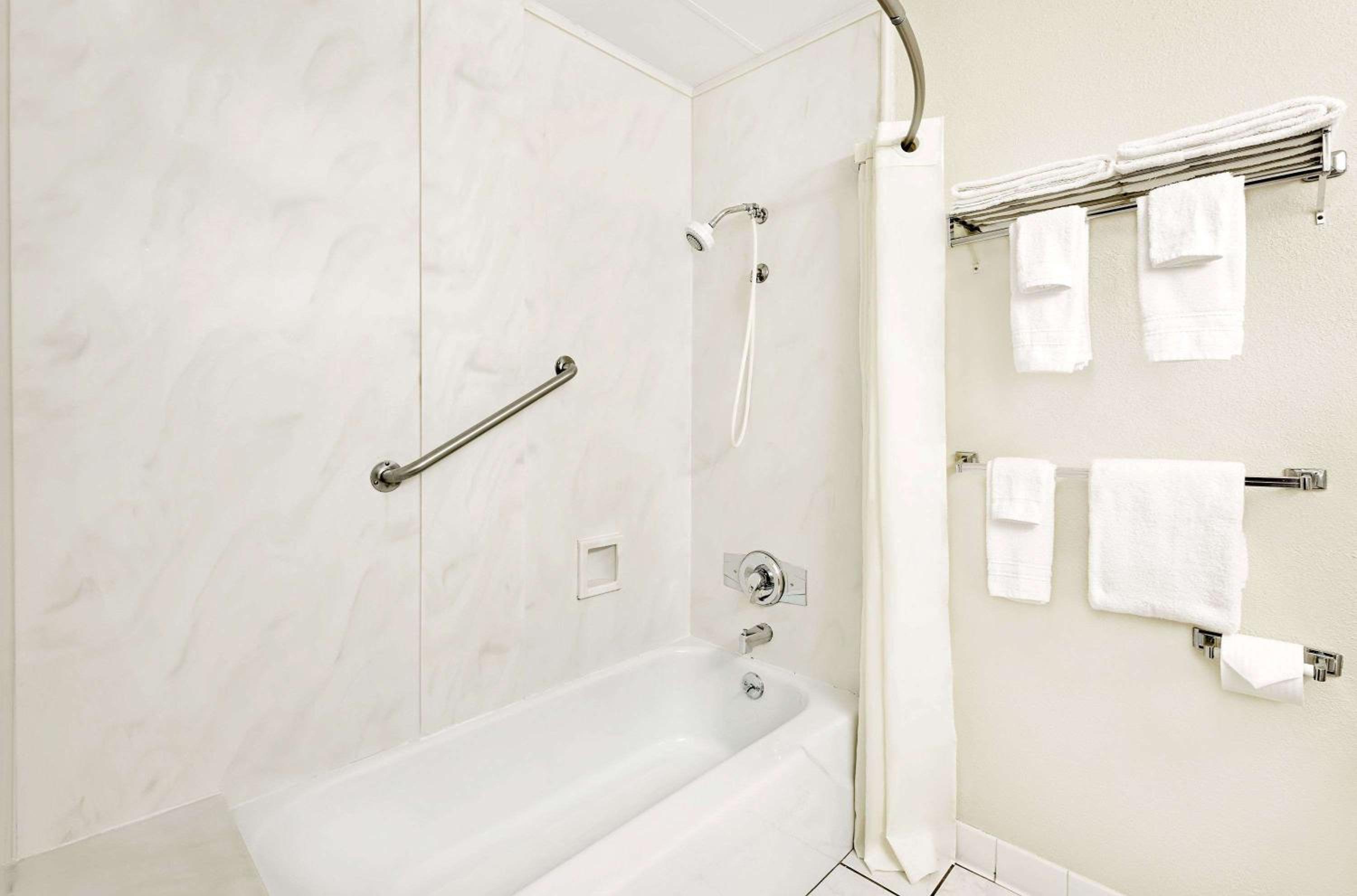 Queen Room with Two Queen Beds - Disability Access/Non-Smoking