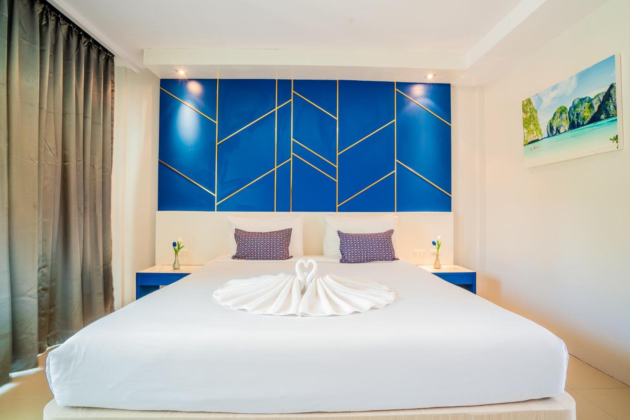 Deluxe Double Room with Pool View