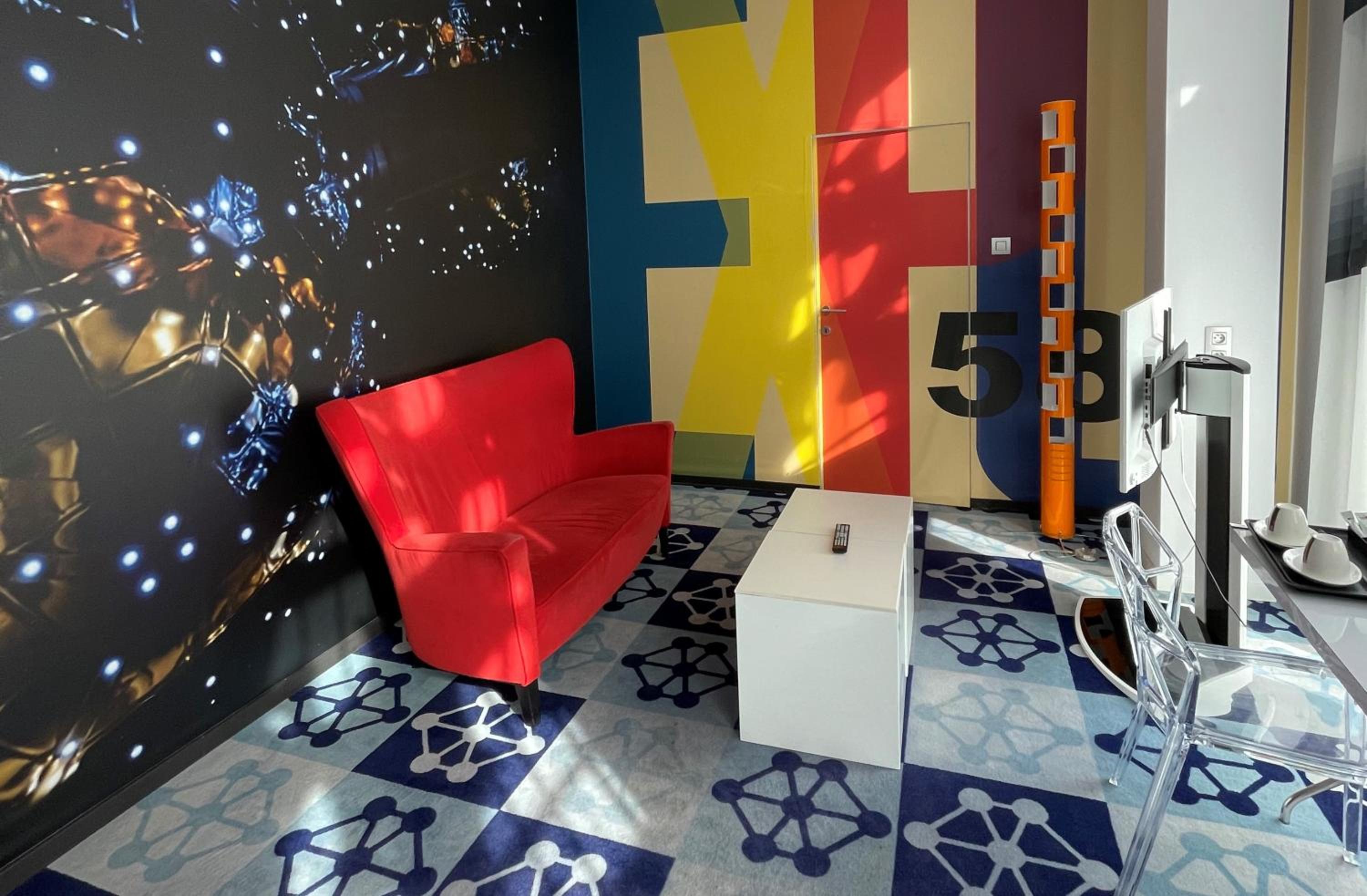 Queen Suite with Spa Bath