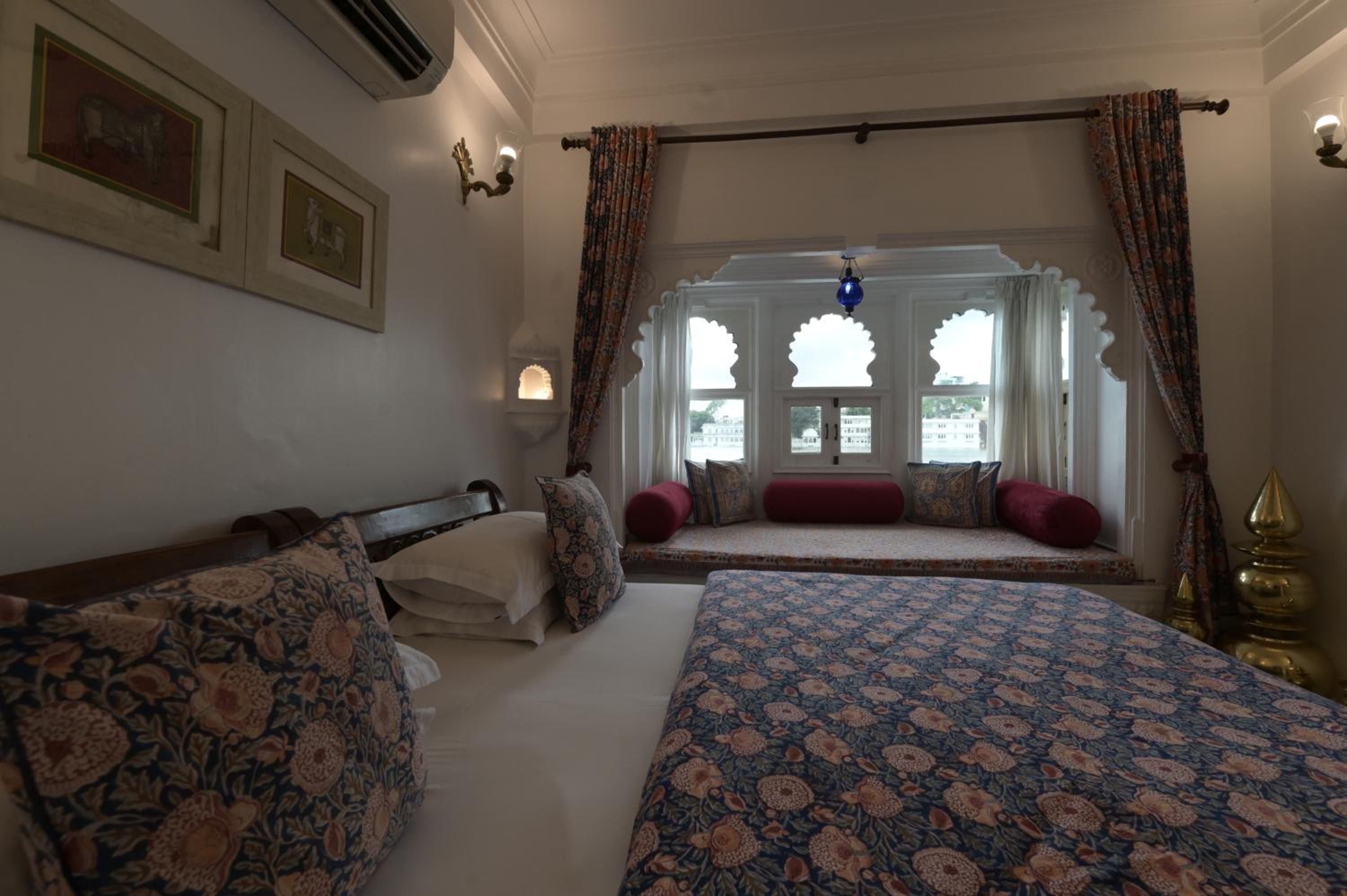 Heritage Room Lake Facing: Avail 15% Discount on all restaurant bills,50% Discount on any spa services (Valid for stay till 30th September 2025) 