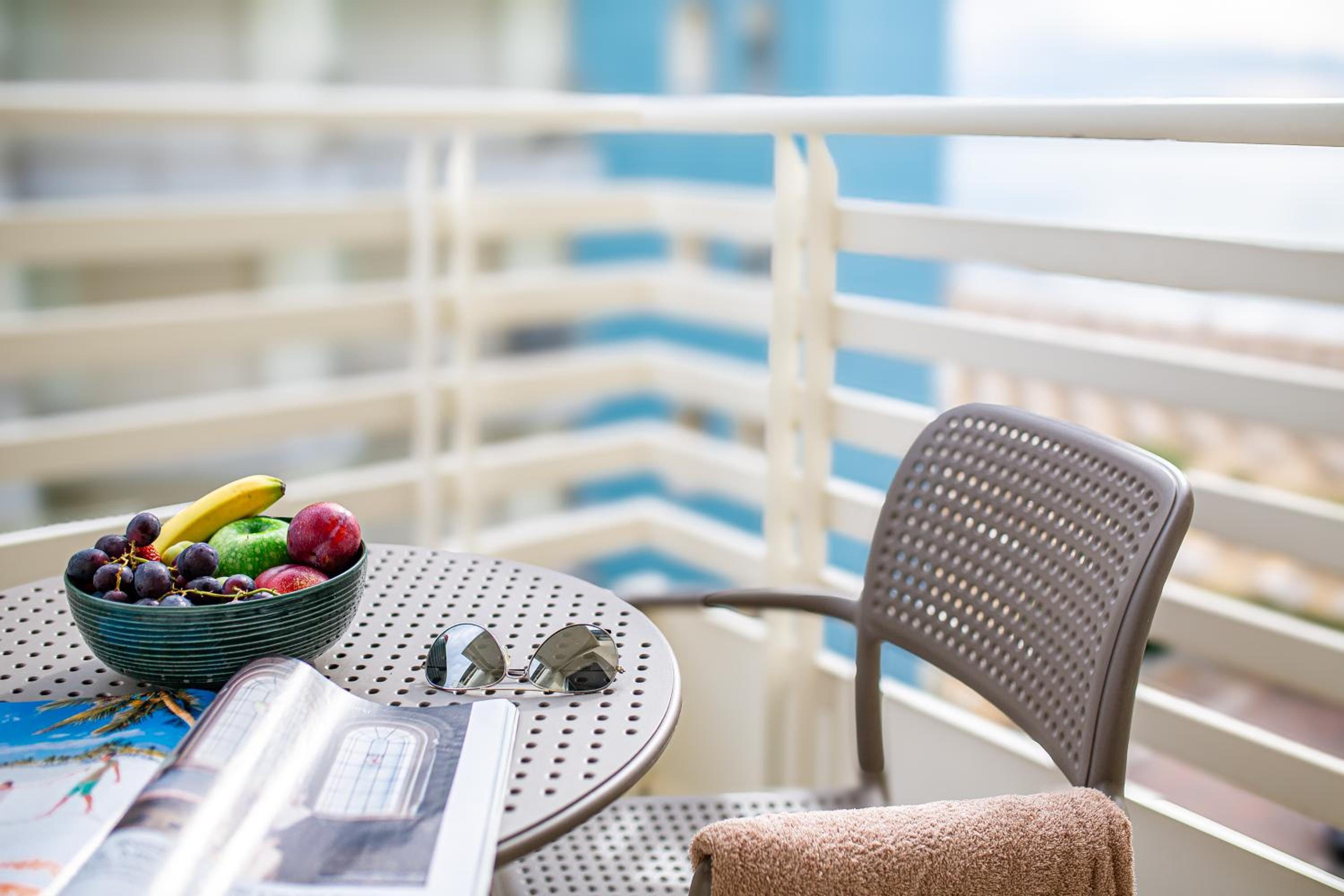 Superior Double Room with Partial Sea View