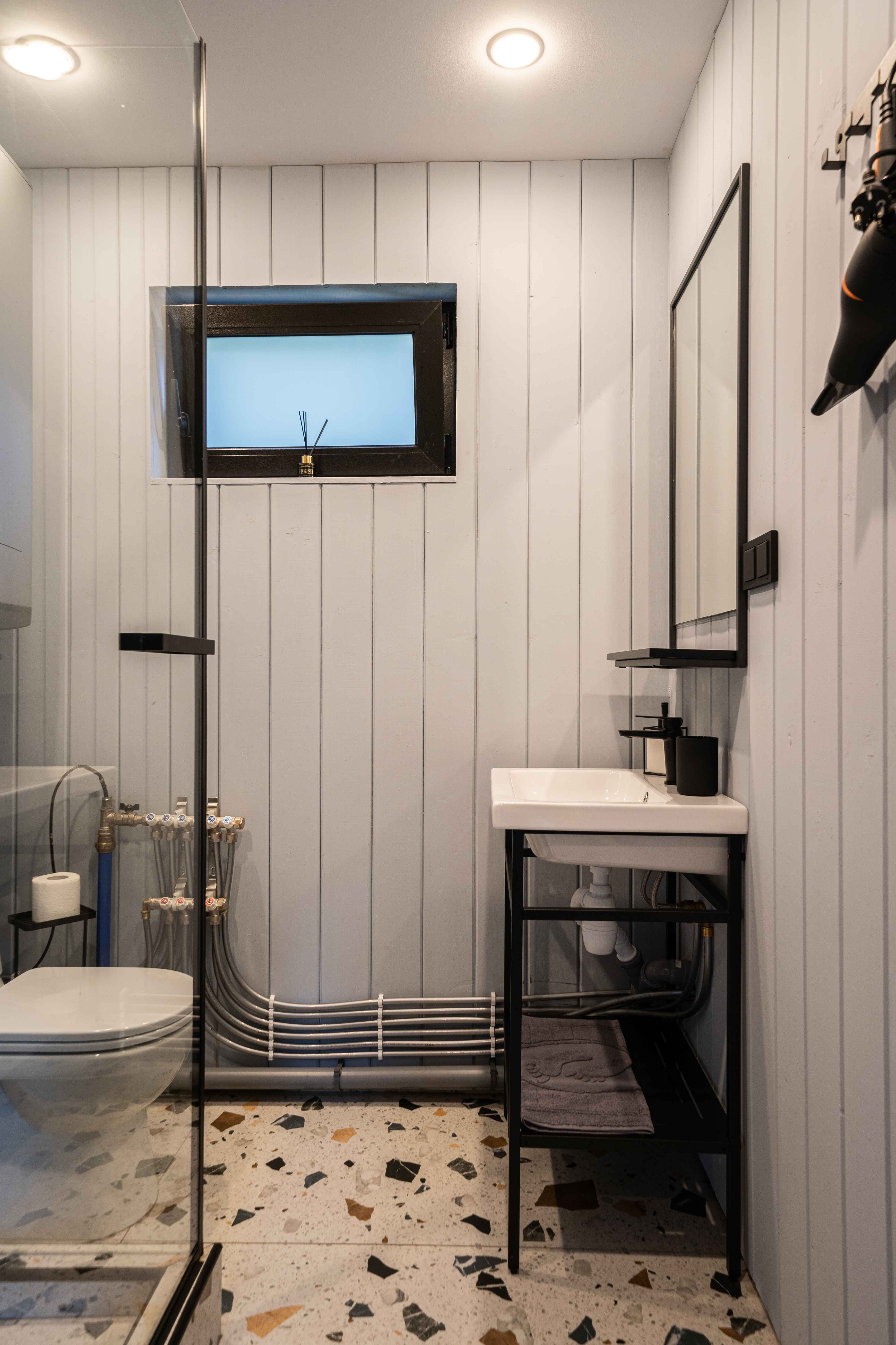 Коттедж №15 Заезд: 14:00 Выезд: 12:00