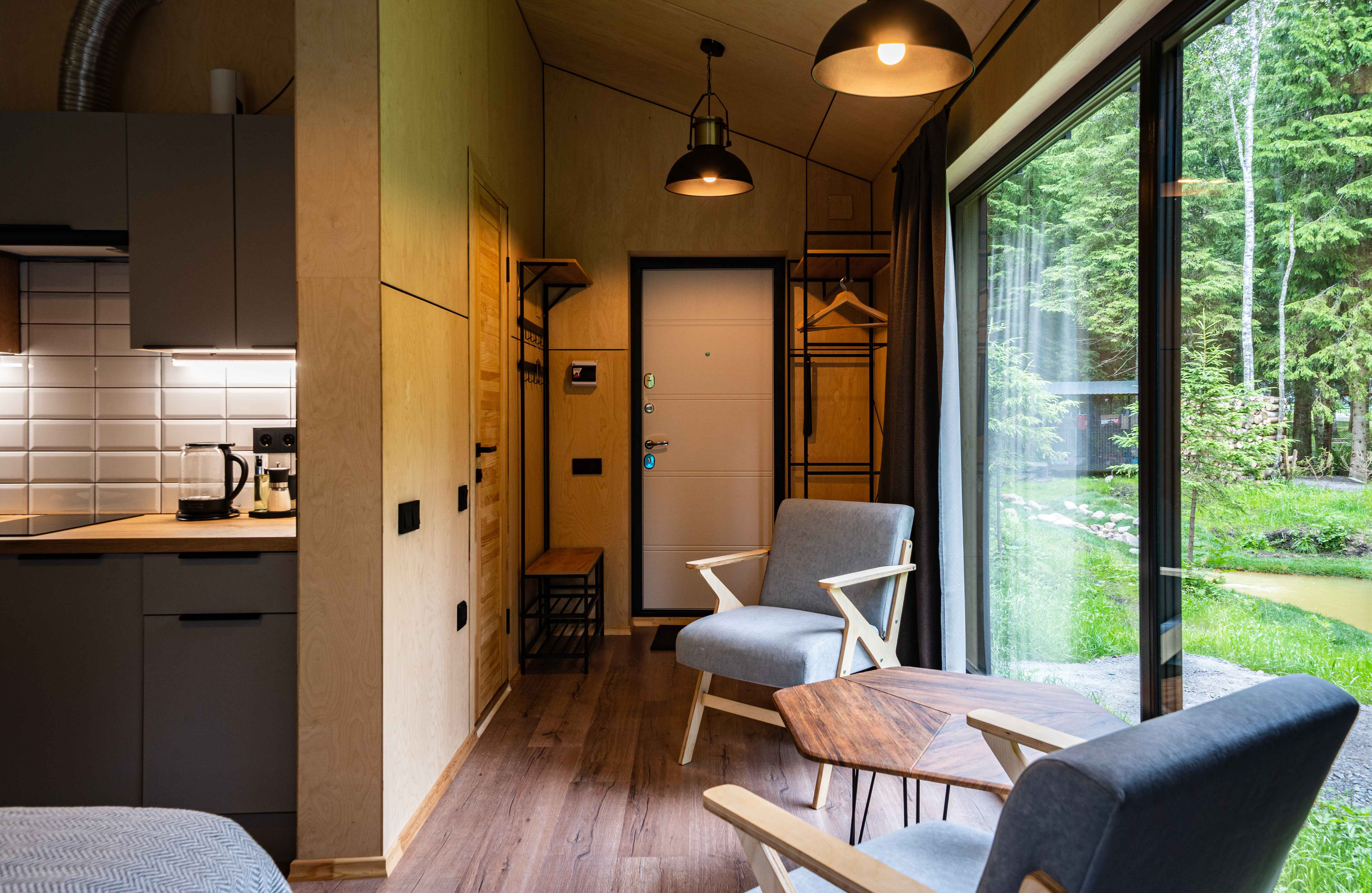 Коттедж №13 Заезд: 15:00 Выезд: 13:00