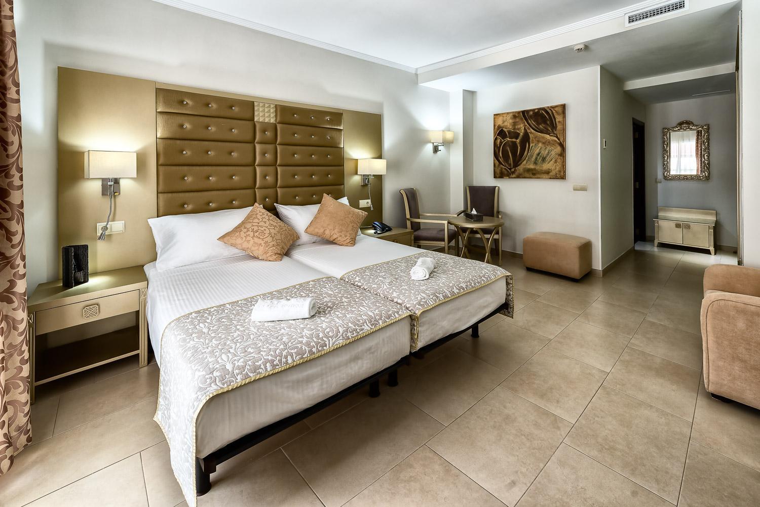 Superior Double Room with Shared Terrace