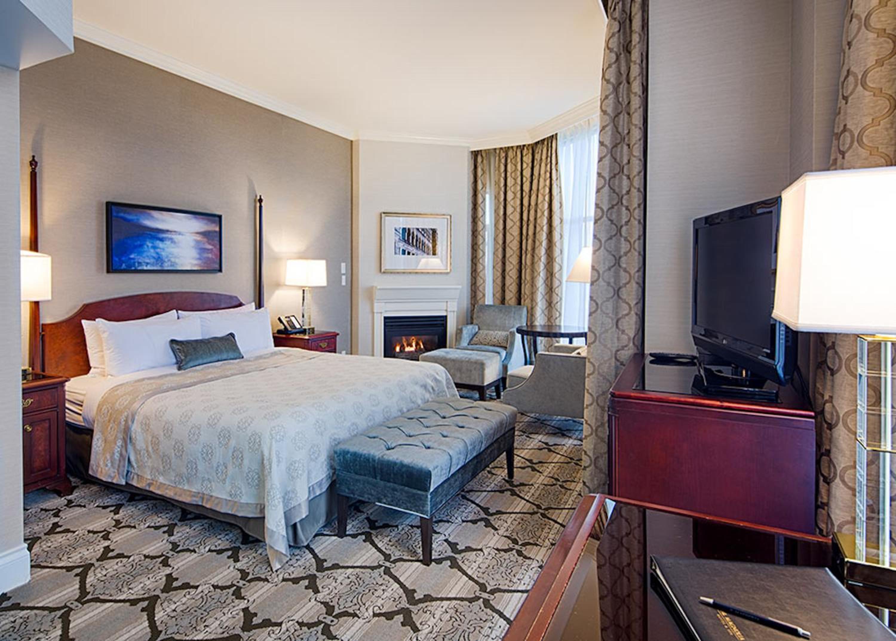 Diamond Room with Harbor view