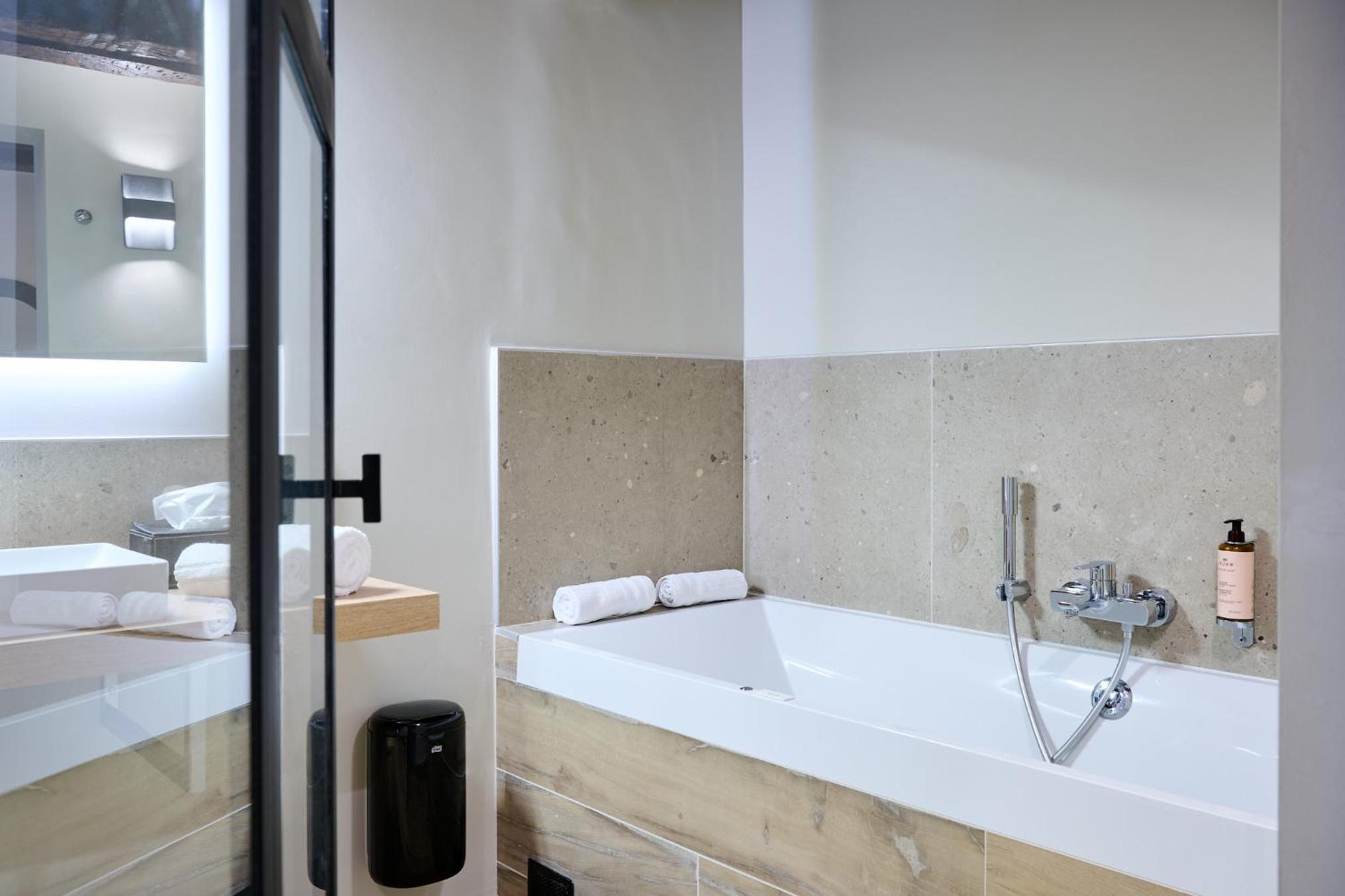 Double Room with Spa Bath