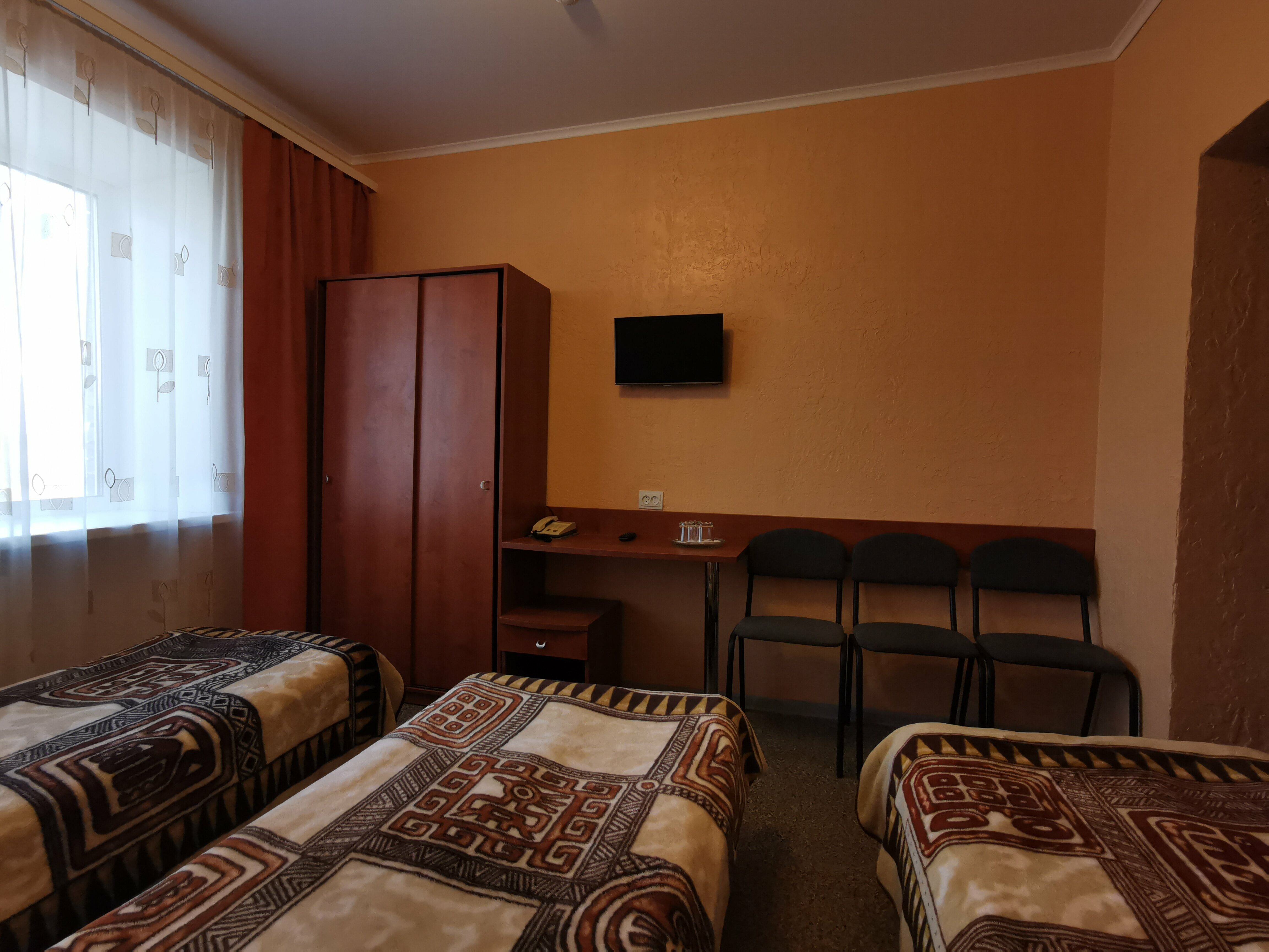 Бюджетный трехместный номер