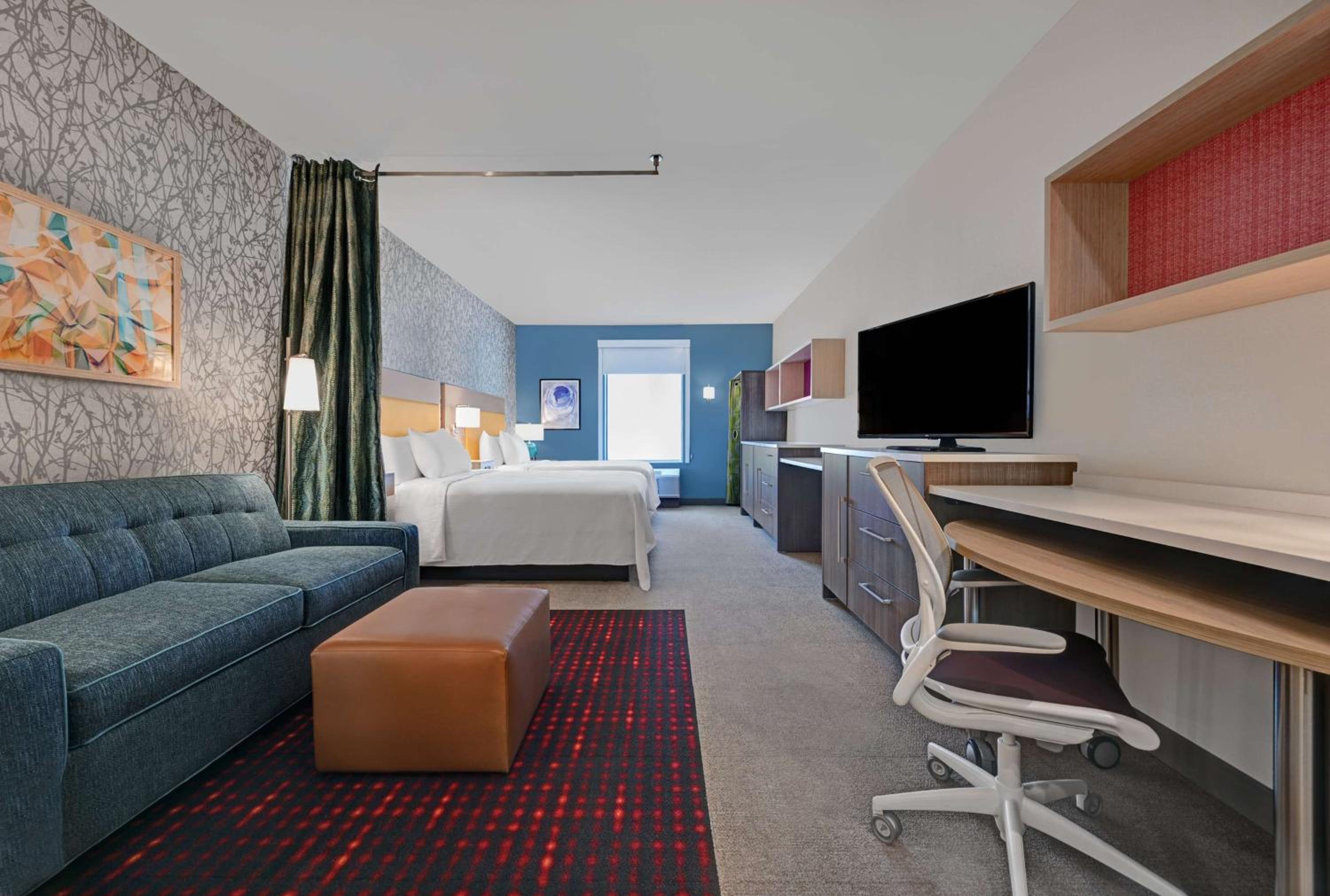 Queen Studio with Two Queen Beds - Non-Smoking