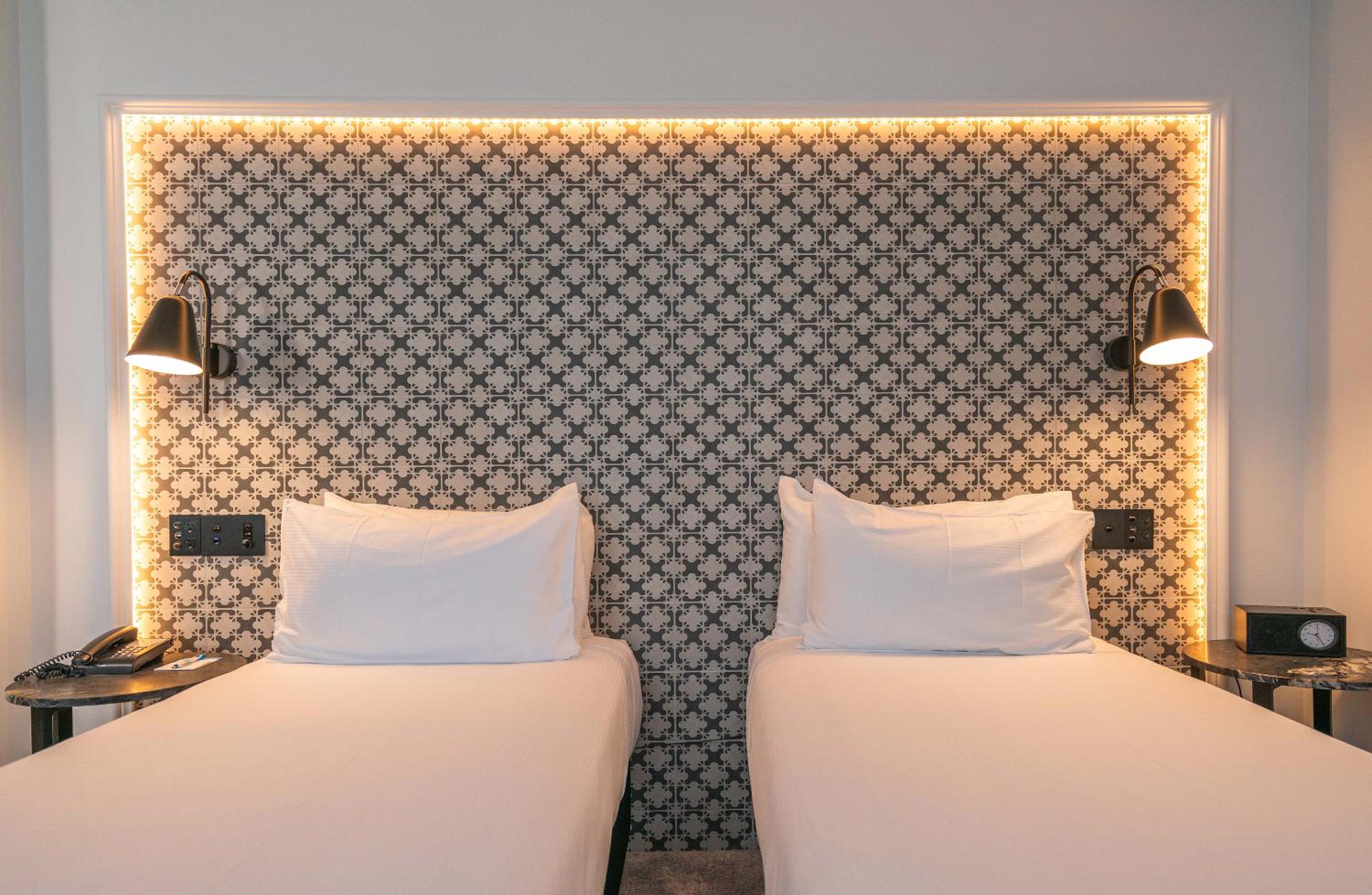 Premier Split King - City View