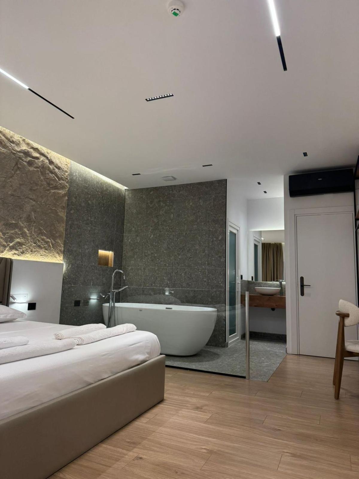 King Suite With Balcony