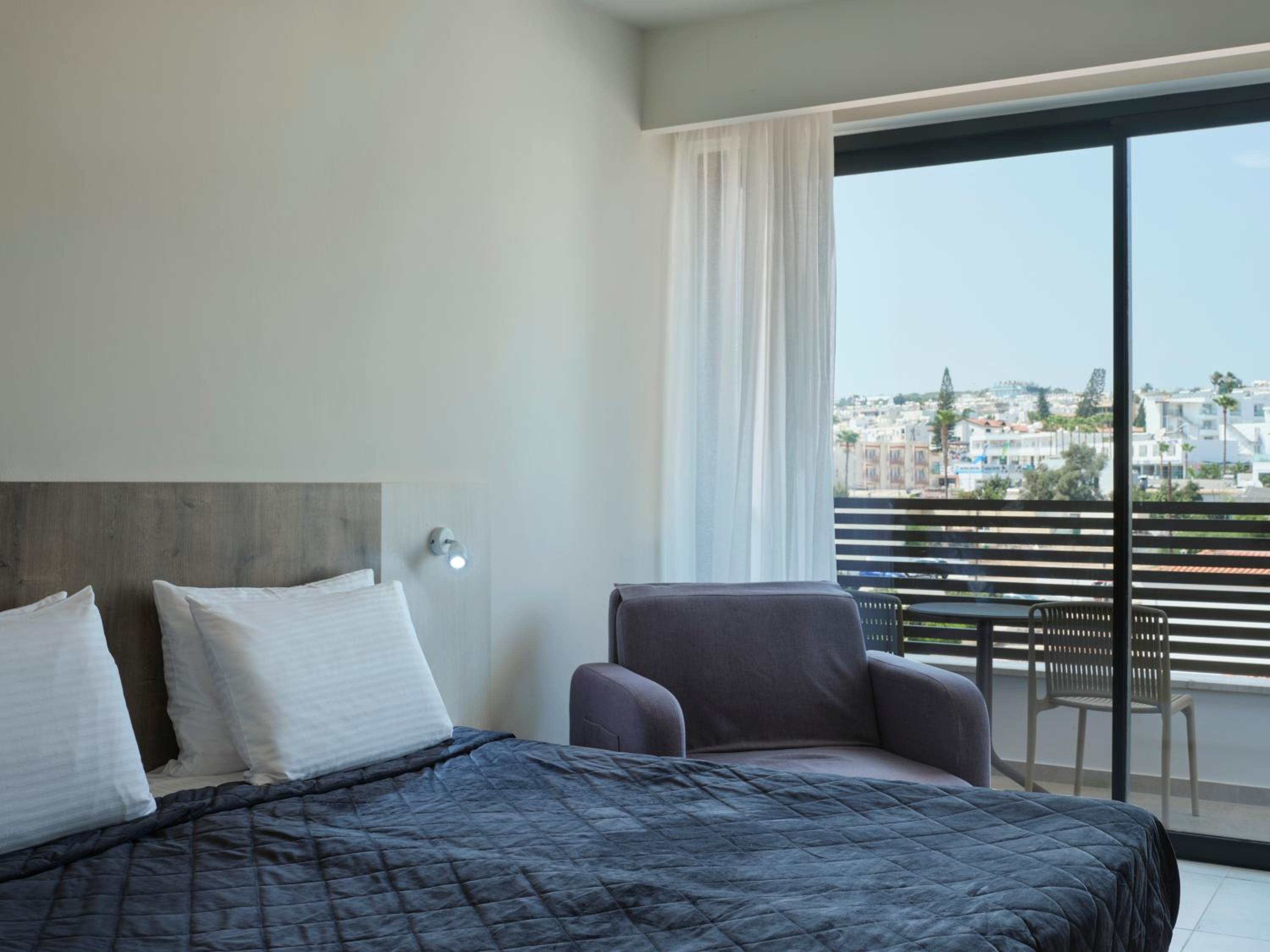 Deluxe Double Room Inland View