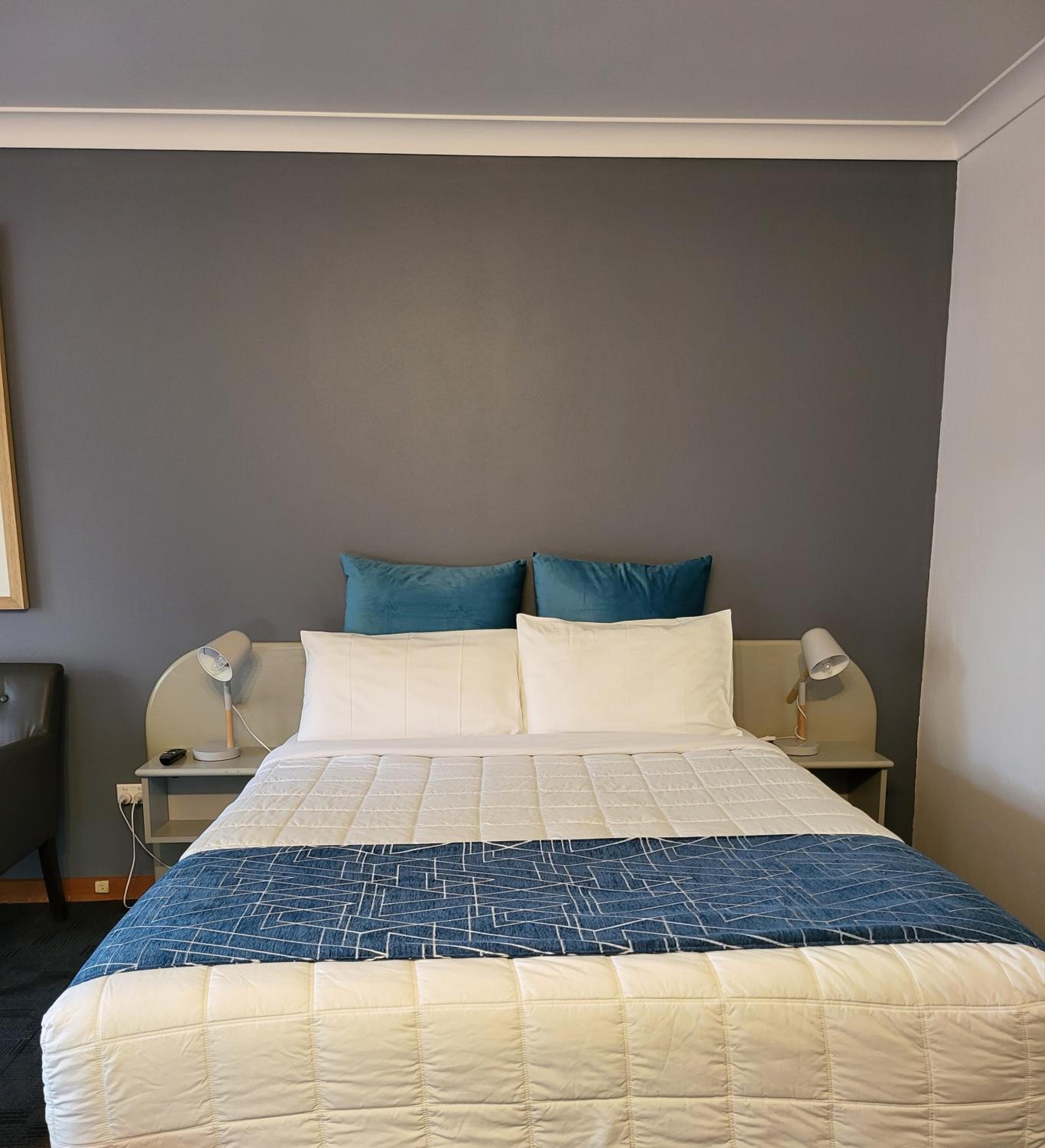 Queen Room with Spa Bath