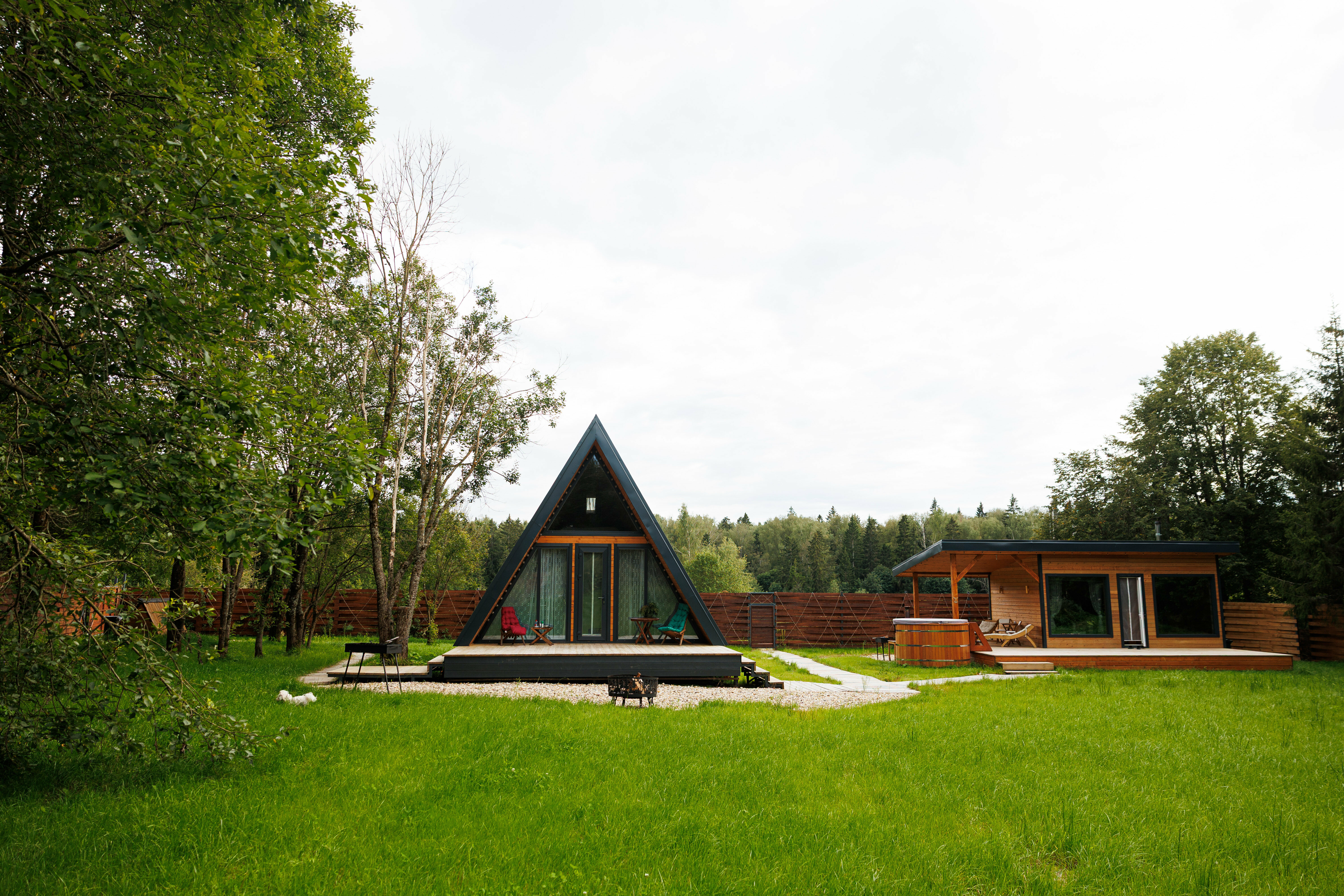 Треугольный дом Путешественник