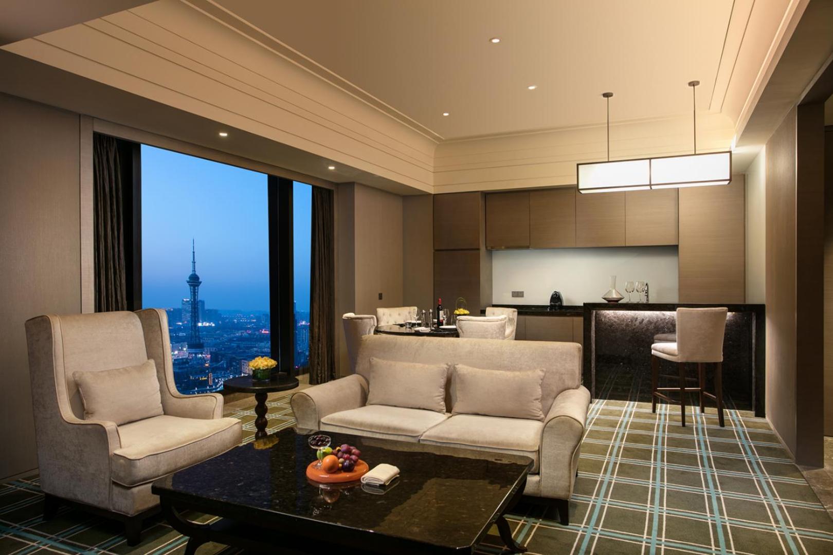 One-Bedroom Family Suite