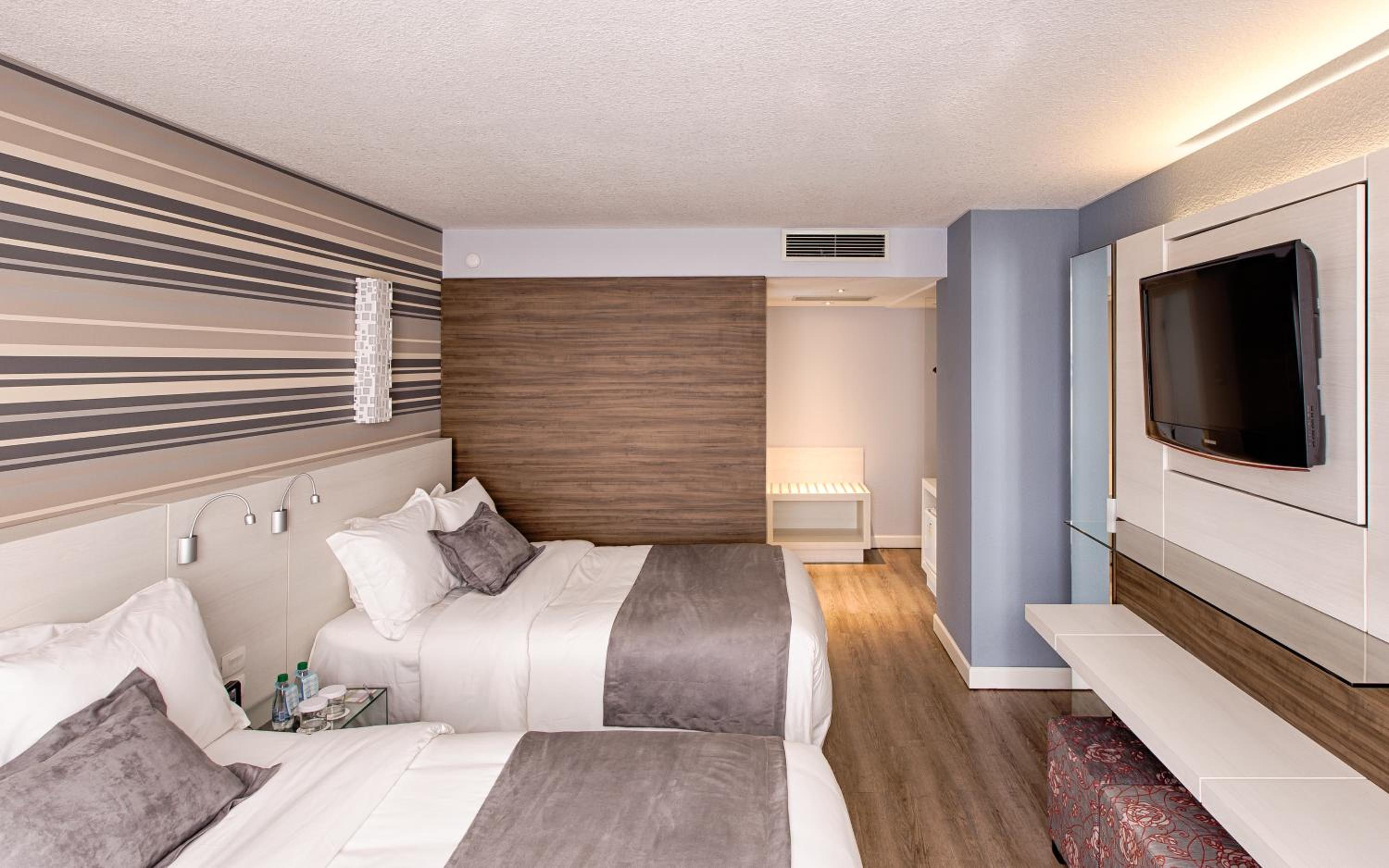 Business Room with Two Double Beds