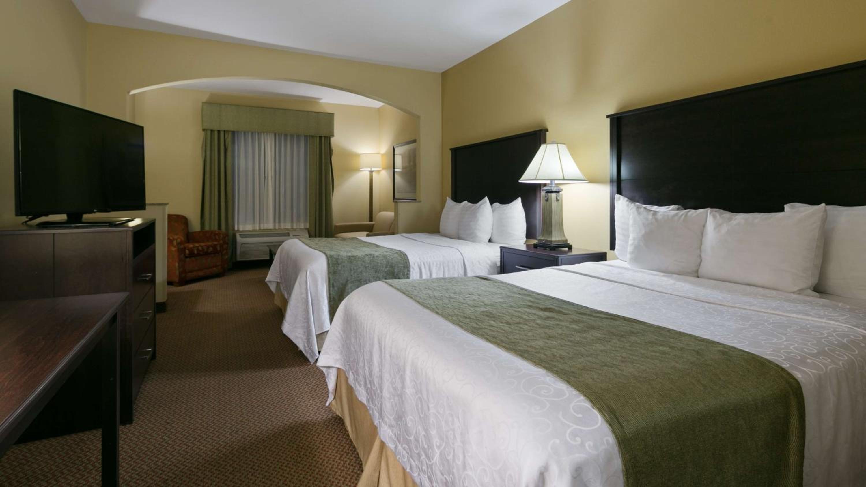 King Room with Bath Tub - Disability Access