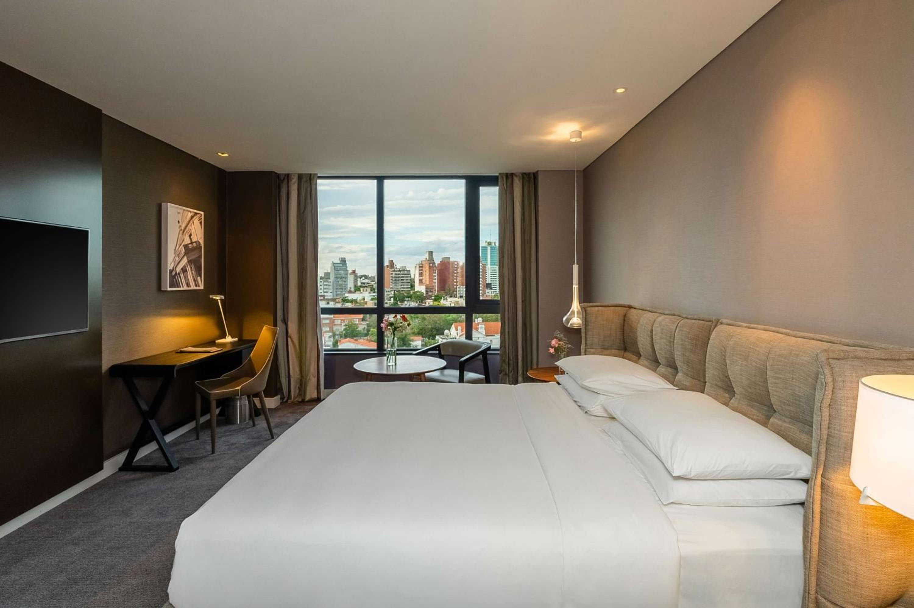 King Room with City View - High Floor