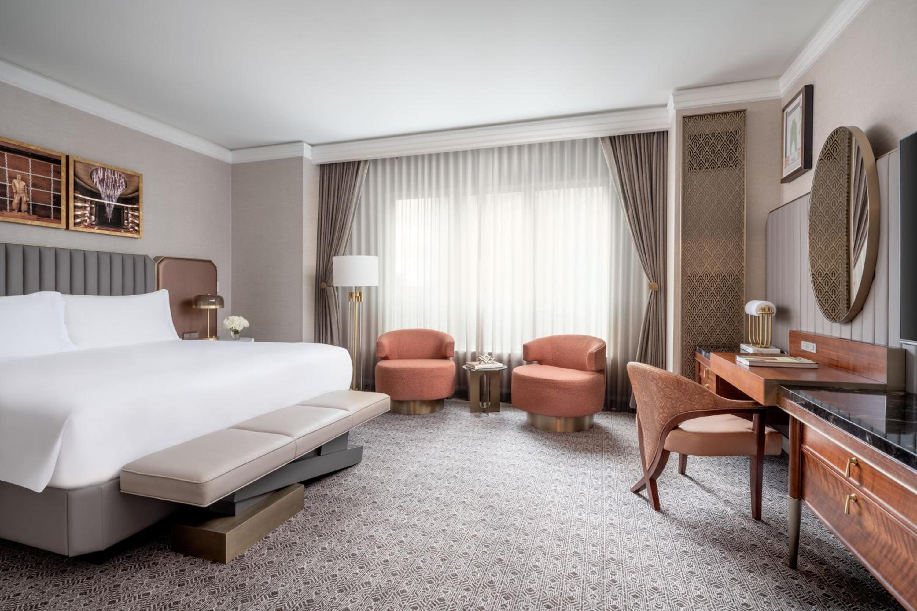 Club lounge access, Guest room, 1 King Bed