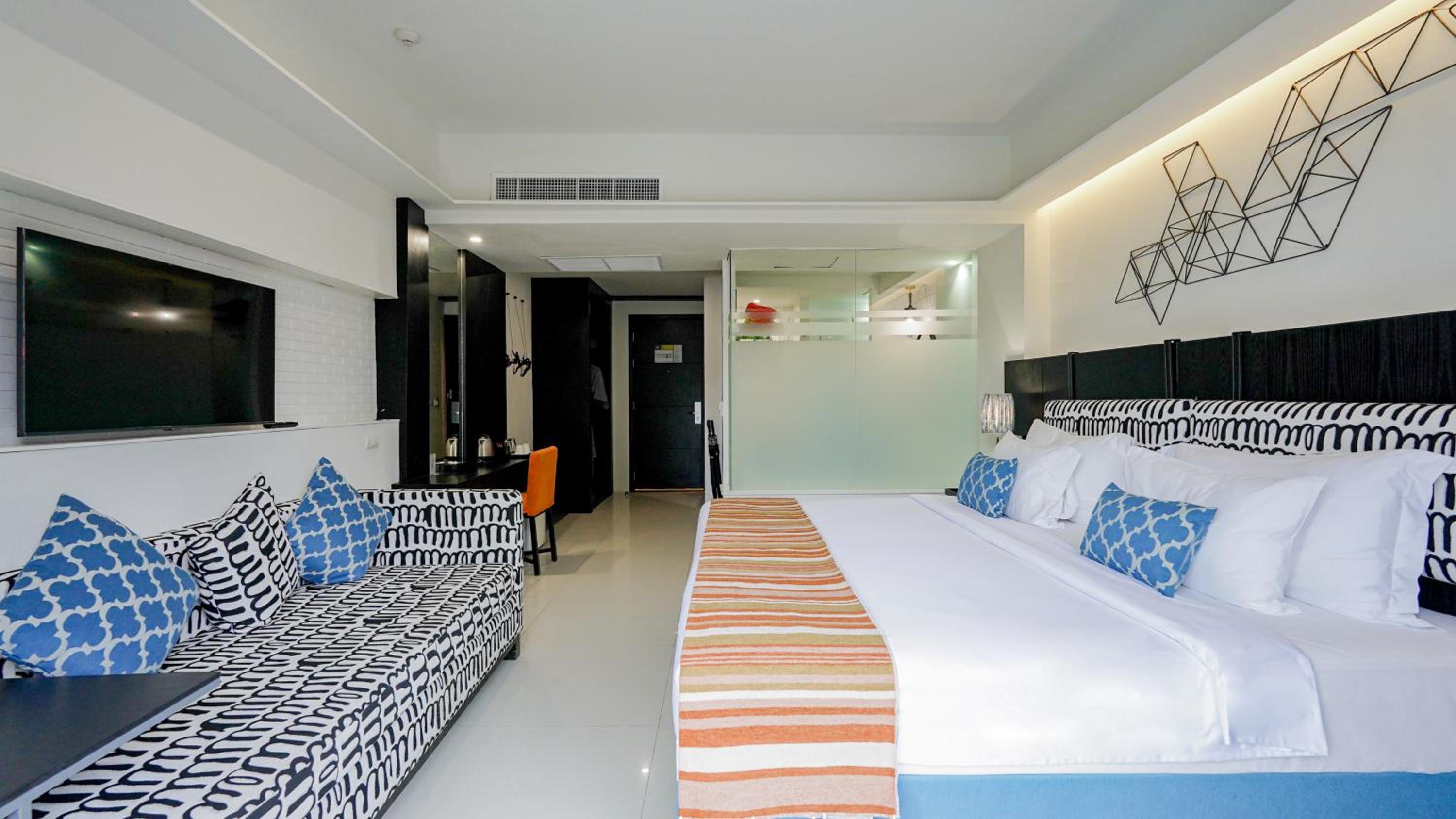 Deluxe Double Room with Pool Access