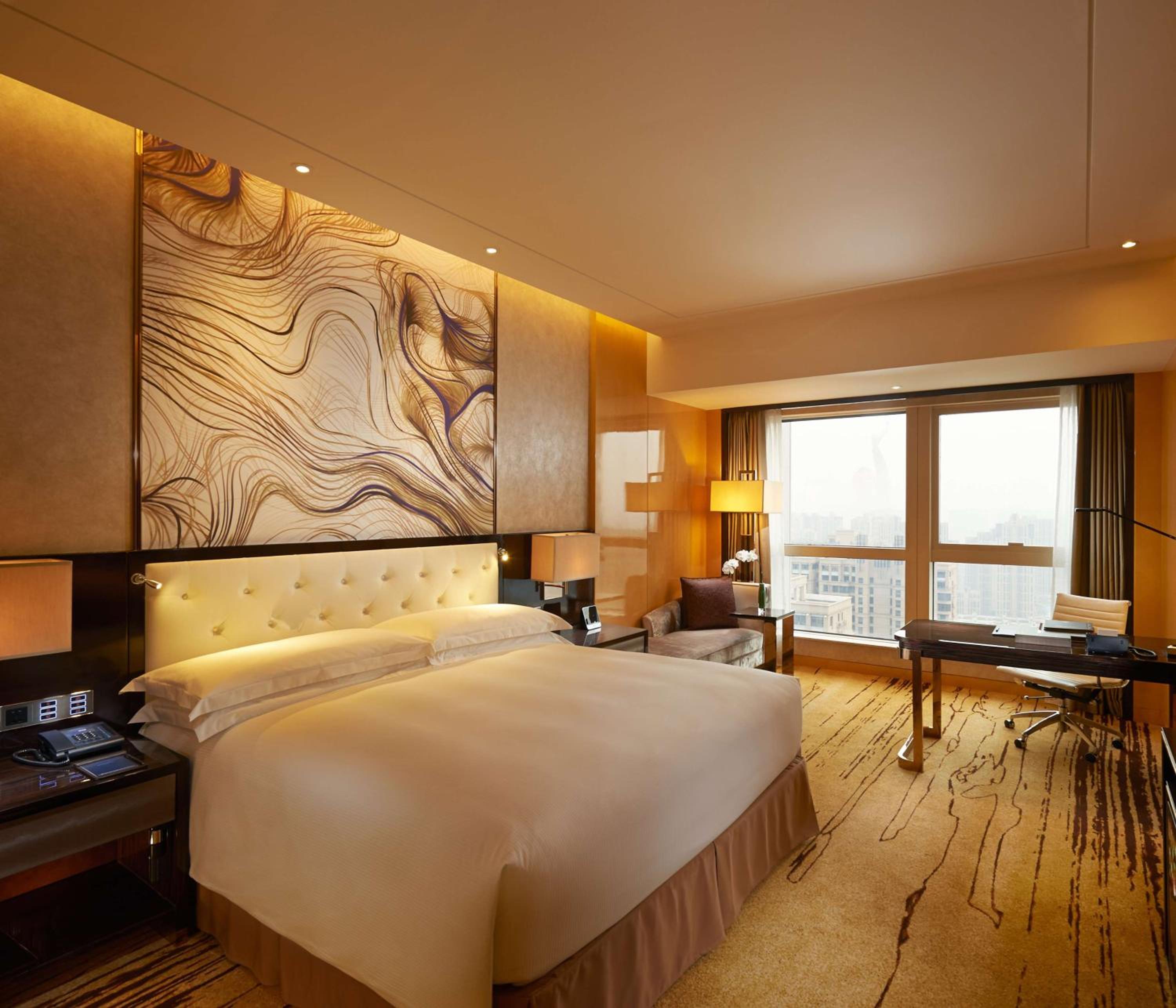 Grand Deluxe King Room
