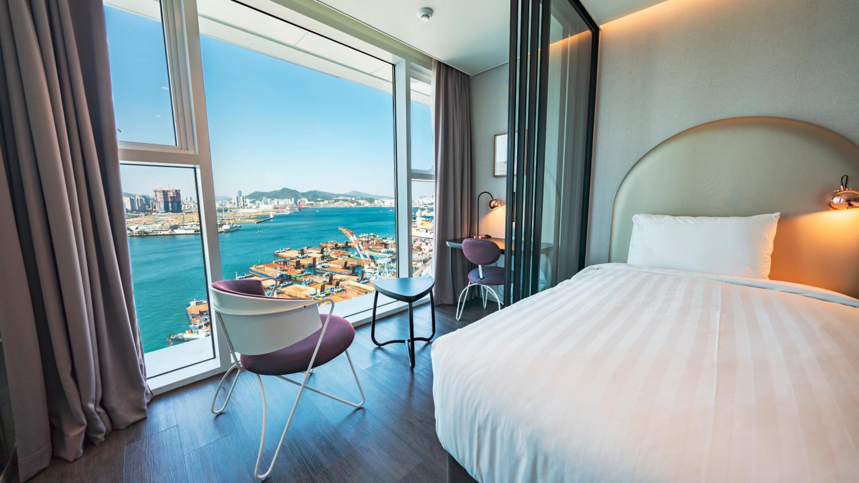 Standard Twin Room with Ocean View