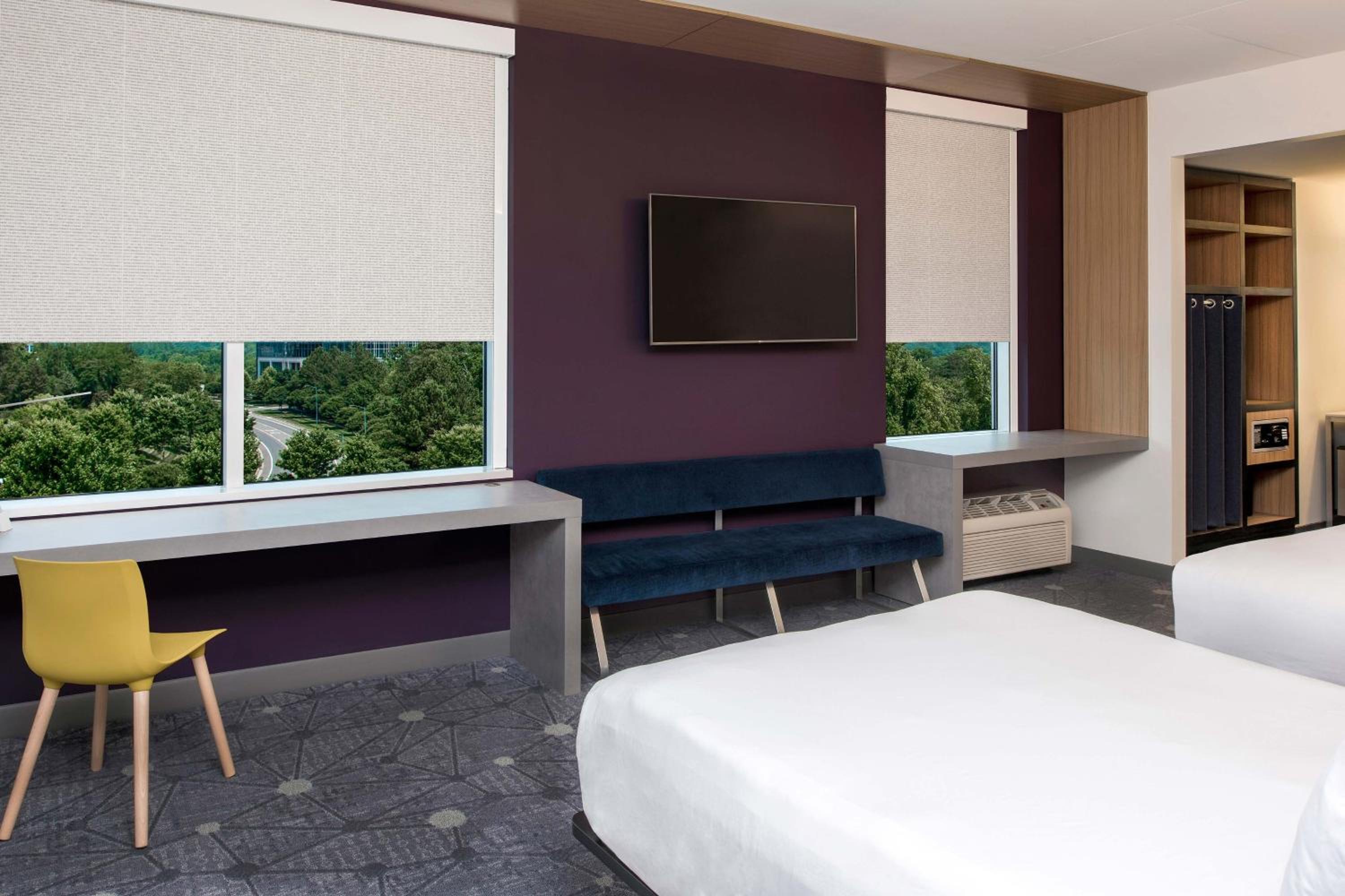 Aloft Queen Room - Hearing Accessible