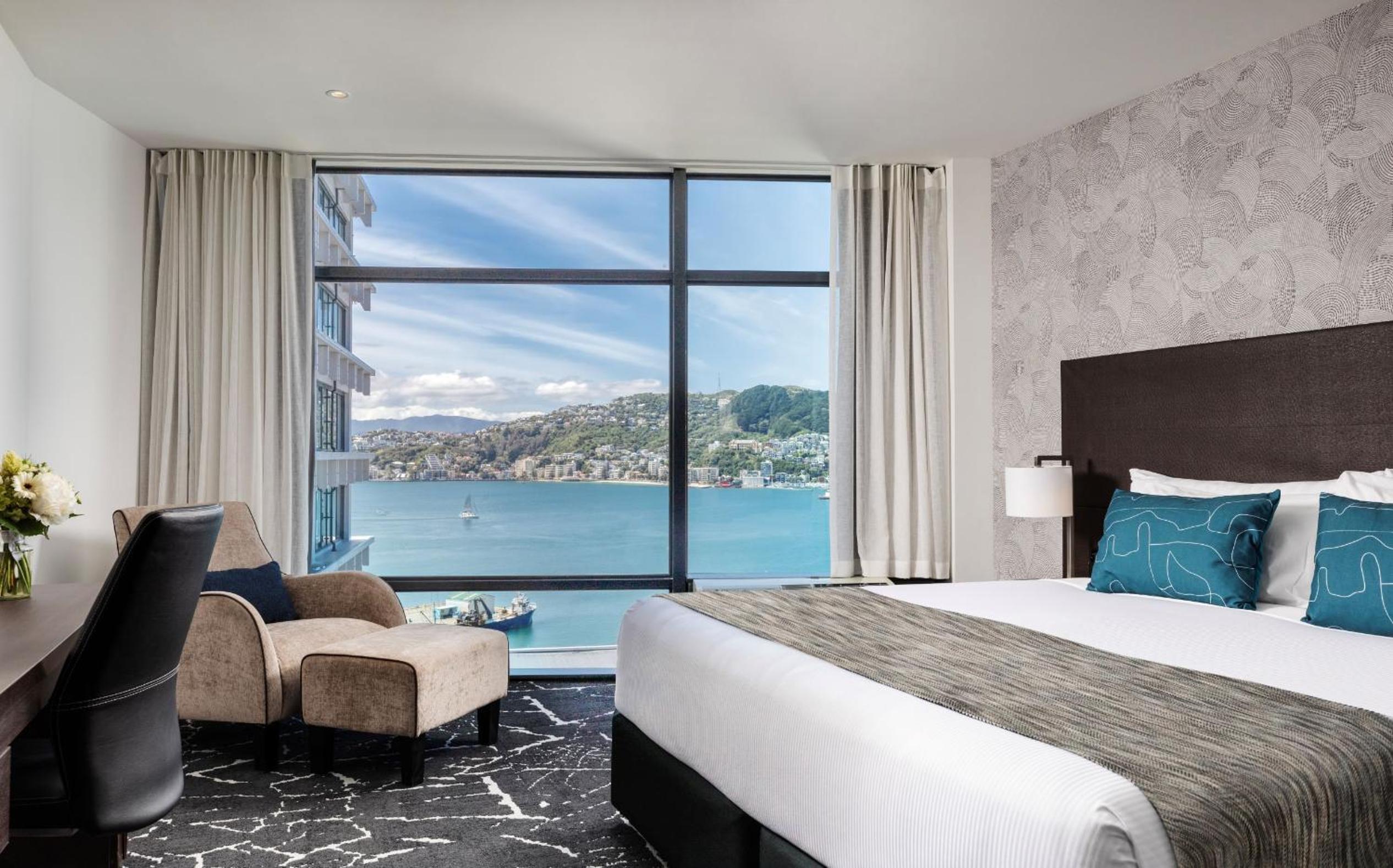 Deluxe King Room with Harbor View
