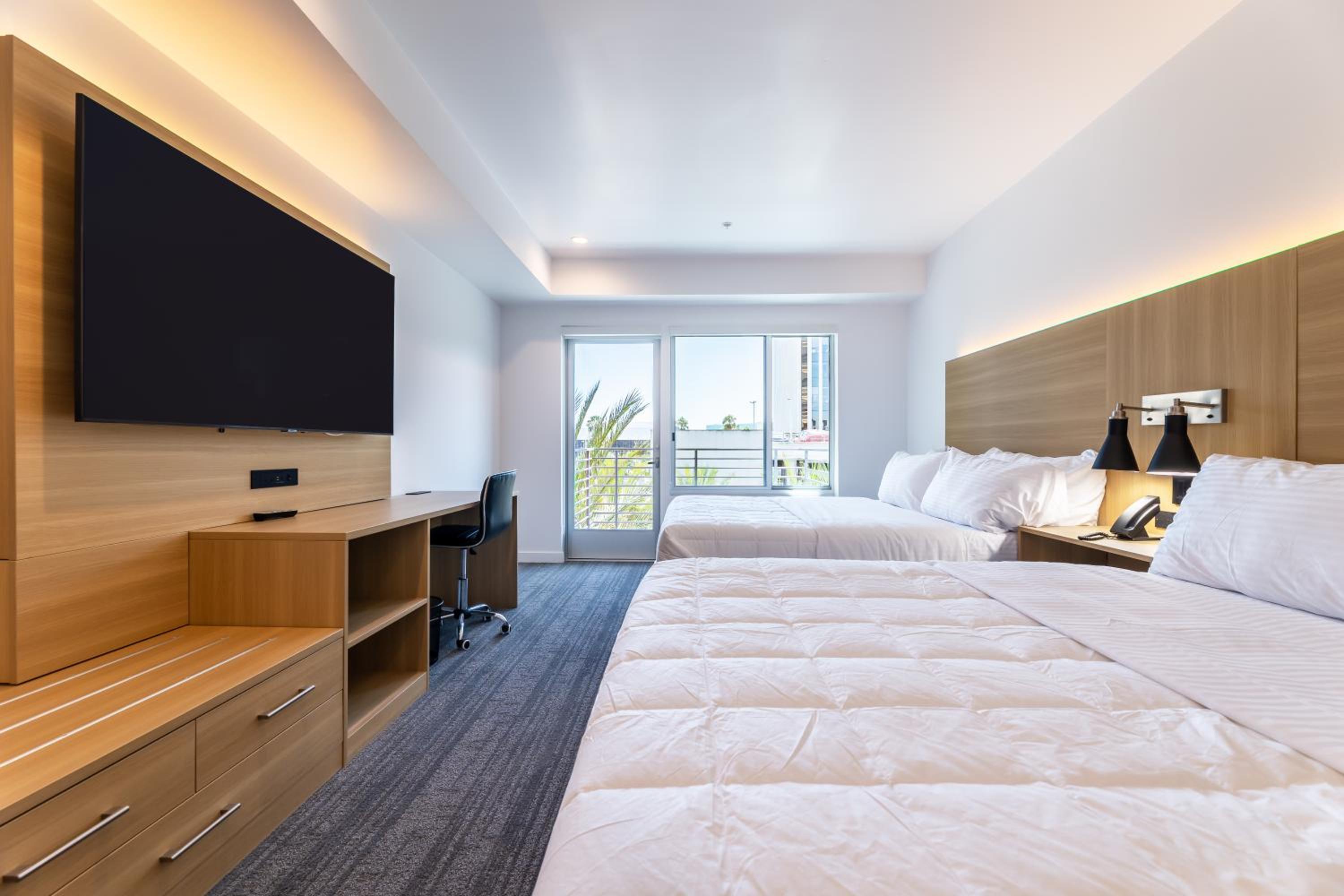 Queen Room with Balcony