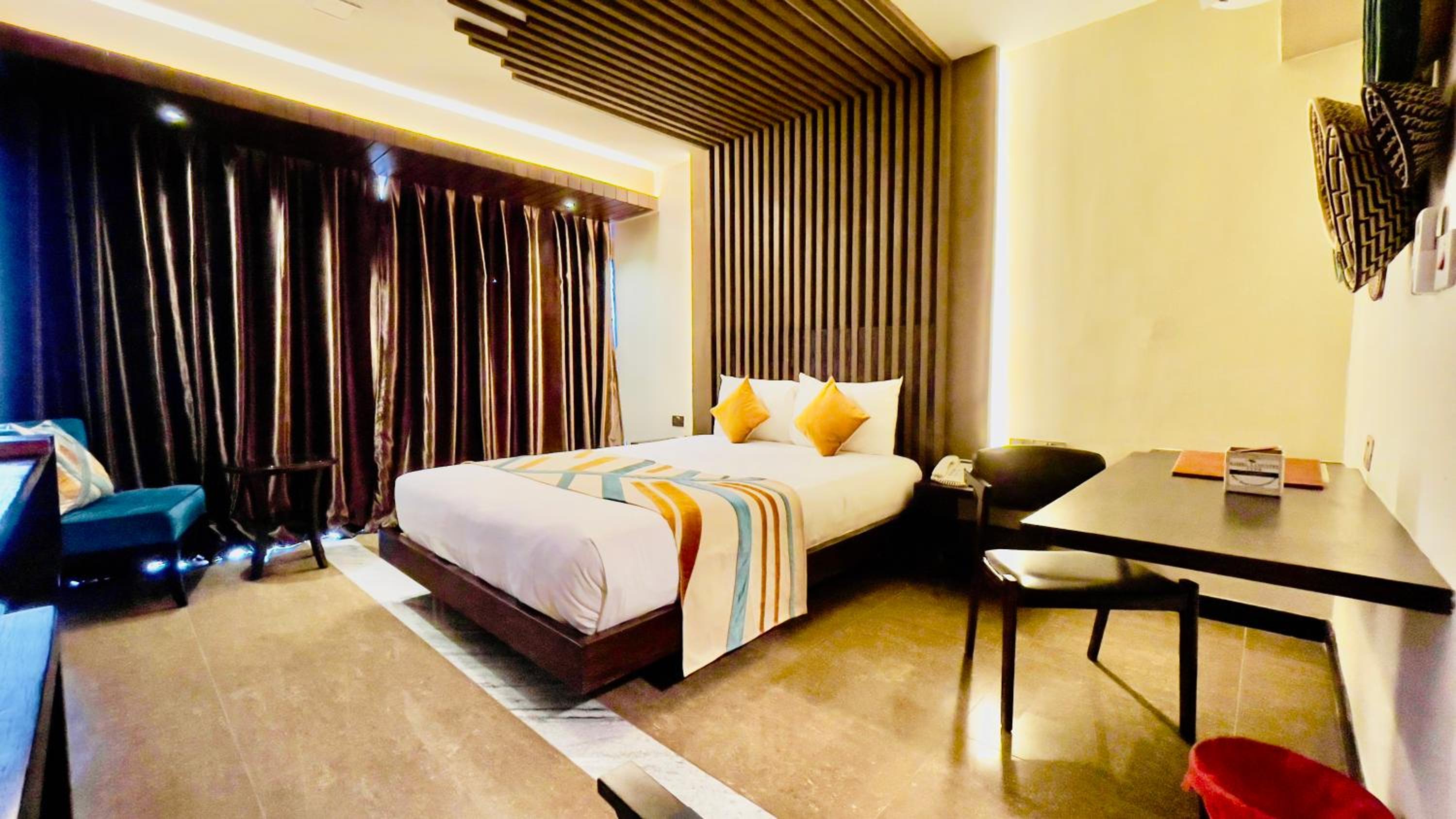 Deluxe Double or Twin Room