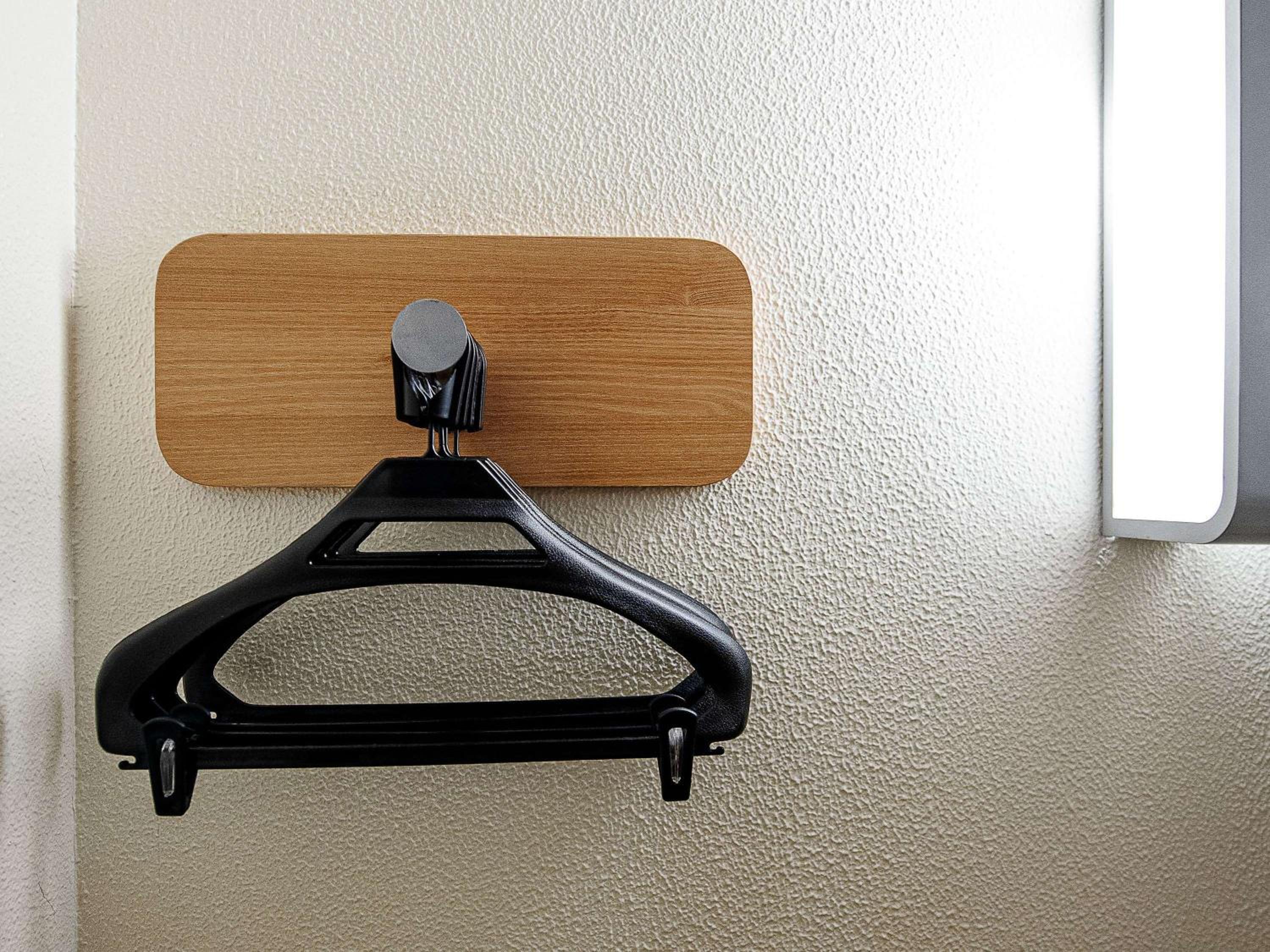 Functional rooms with 3 twin beds