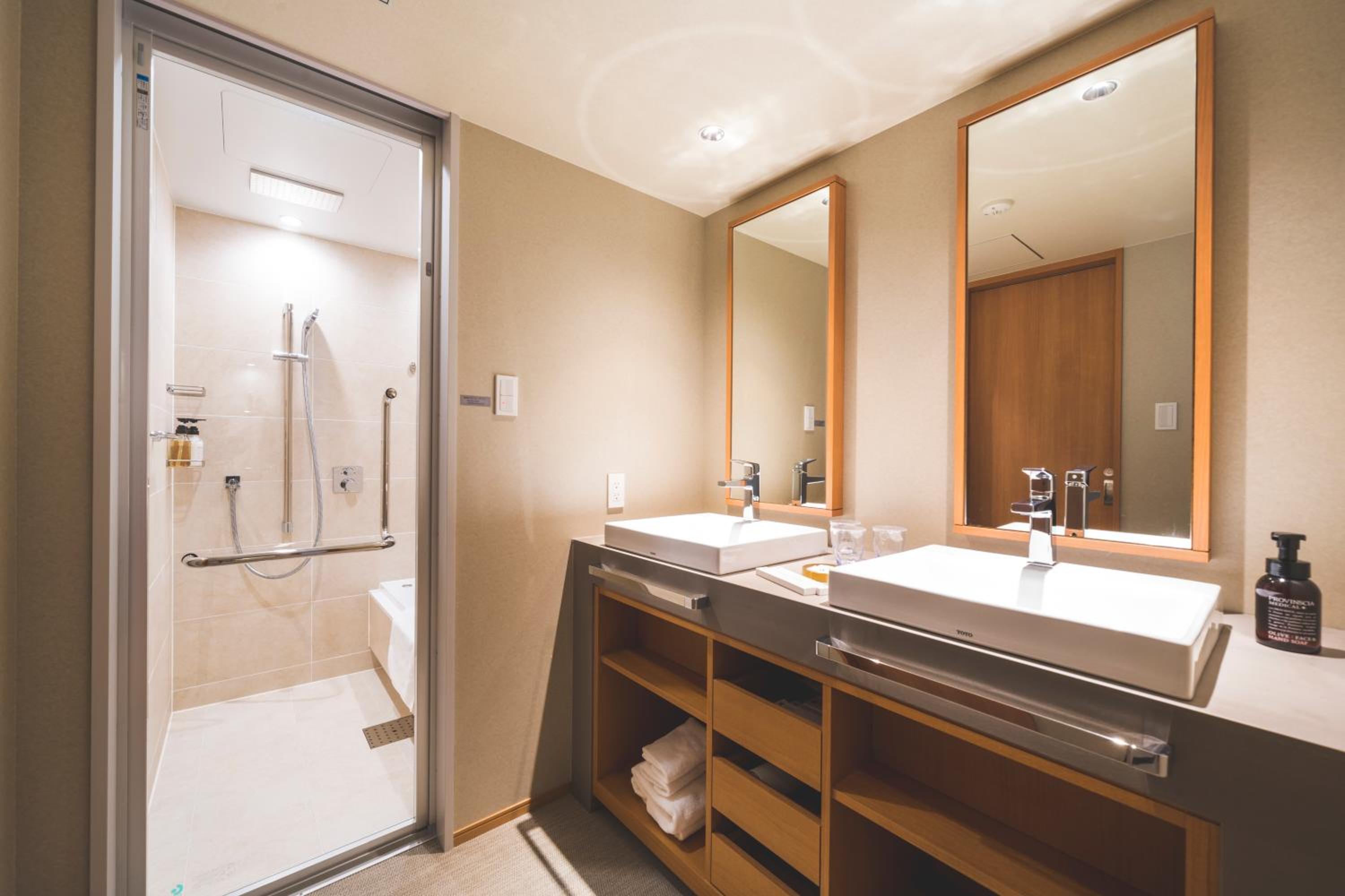 Signature Deluxe Twin Room