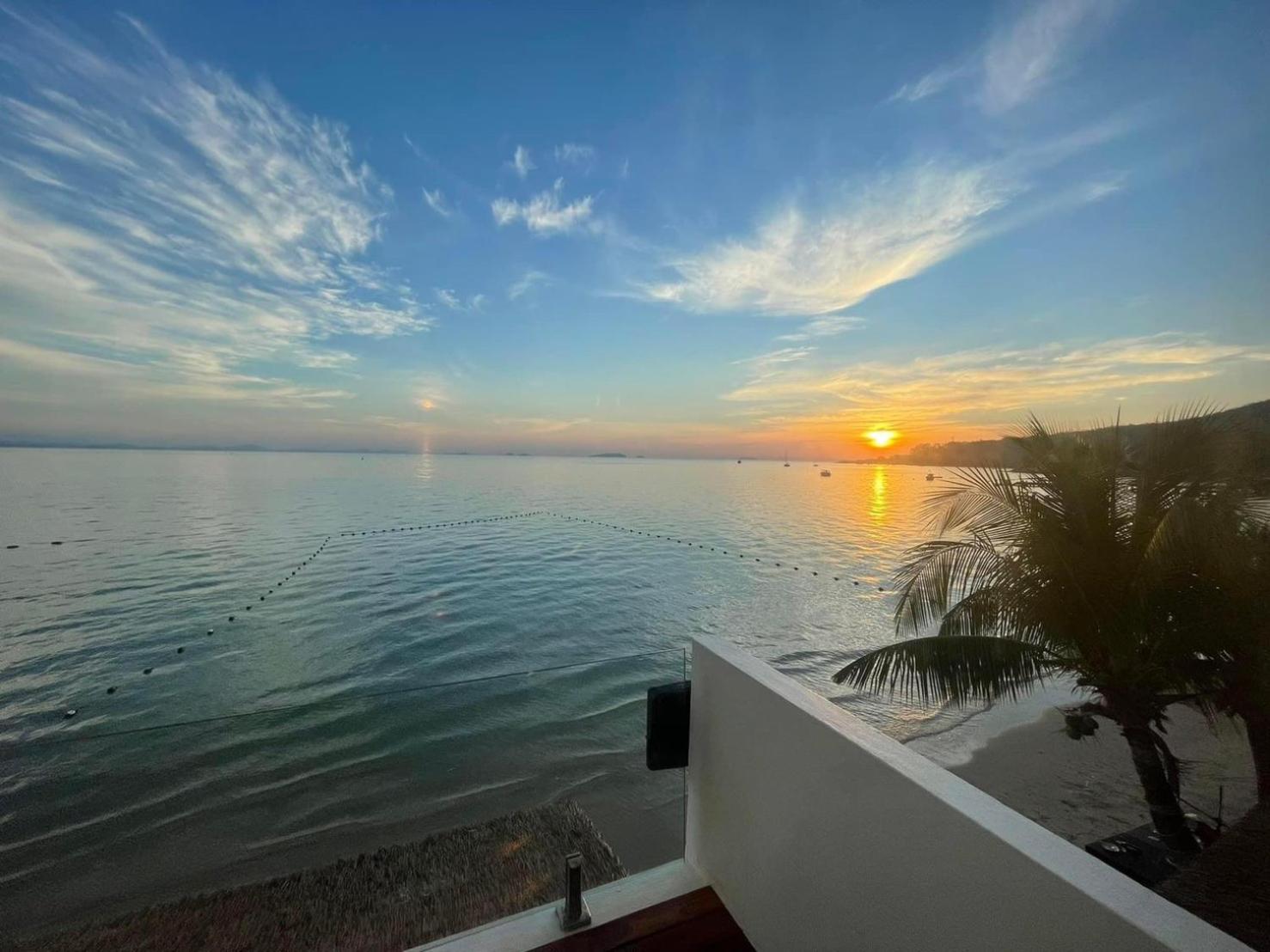 Family Room with Sea View