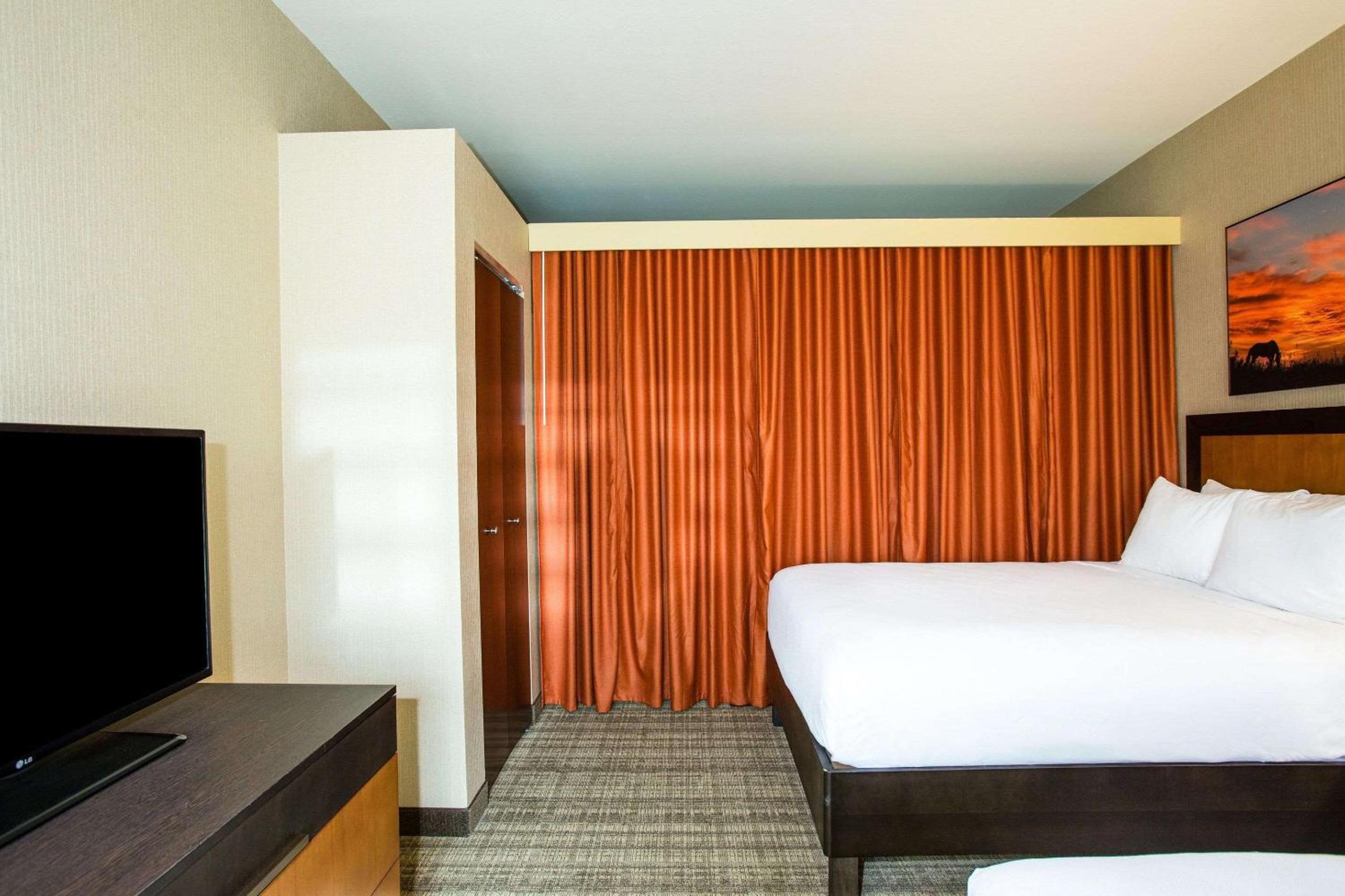 Queen Suite with Two Queen Beds