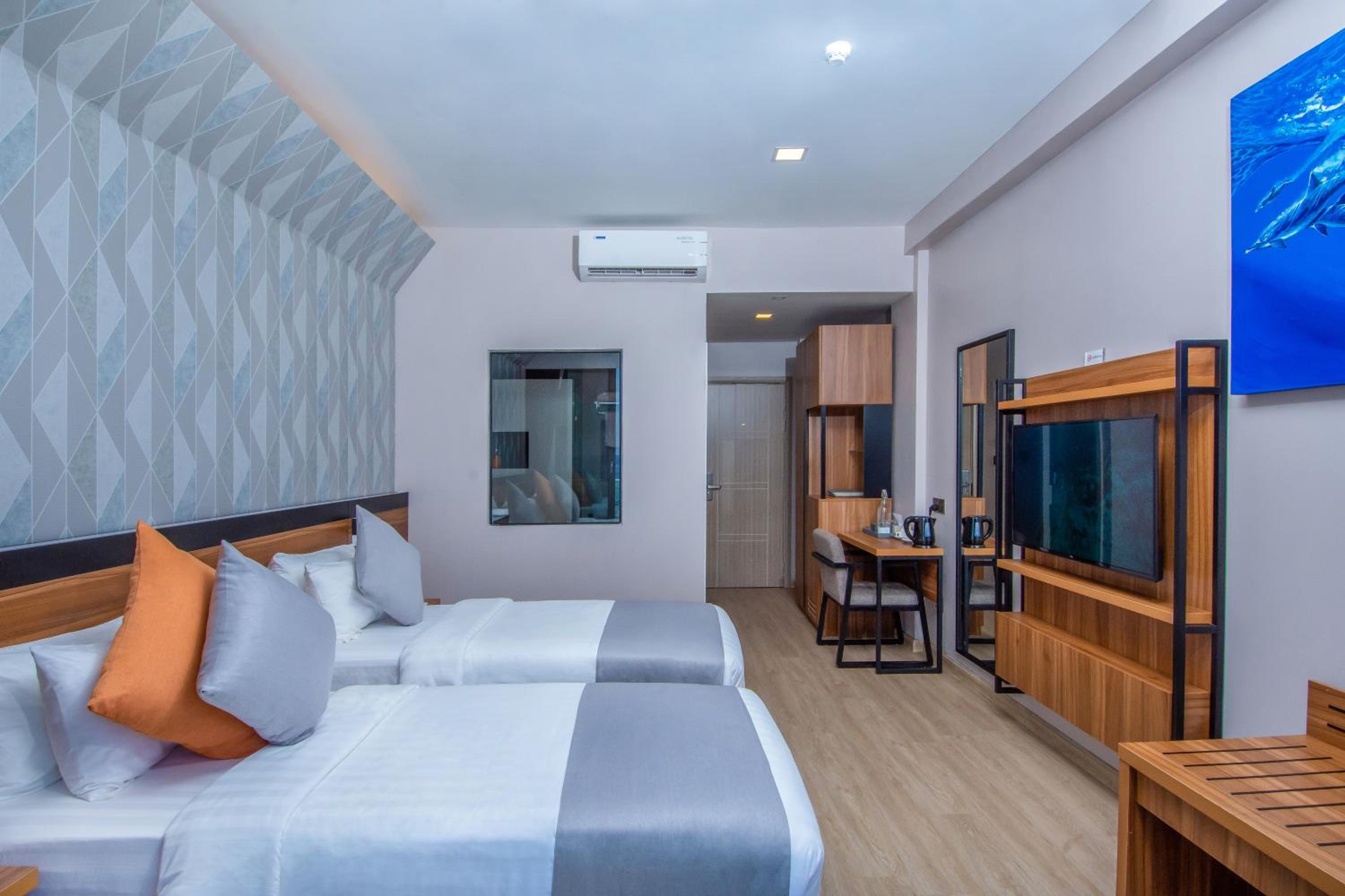 Deluxe Double or Twin Room with Sea View