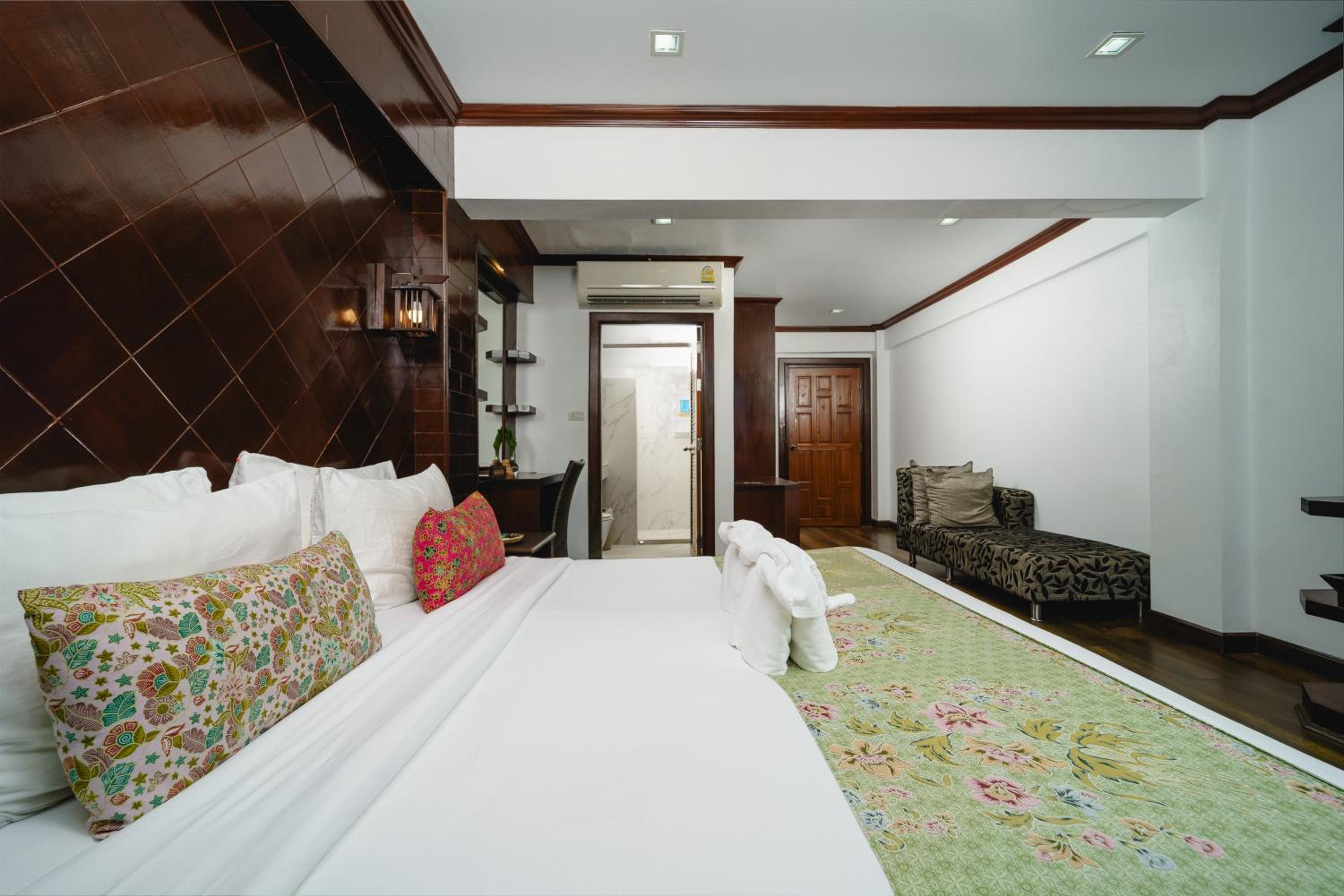 Superior Double- Free Beach Shuttle